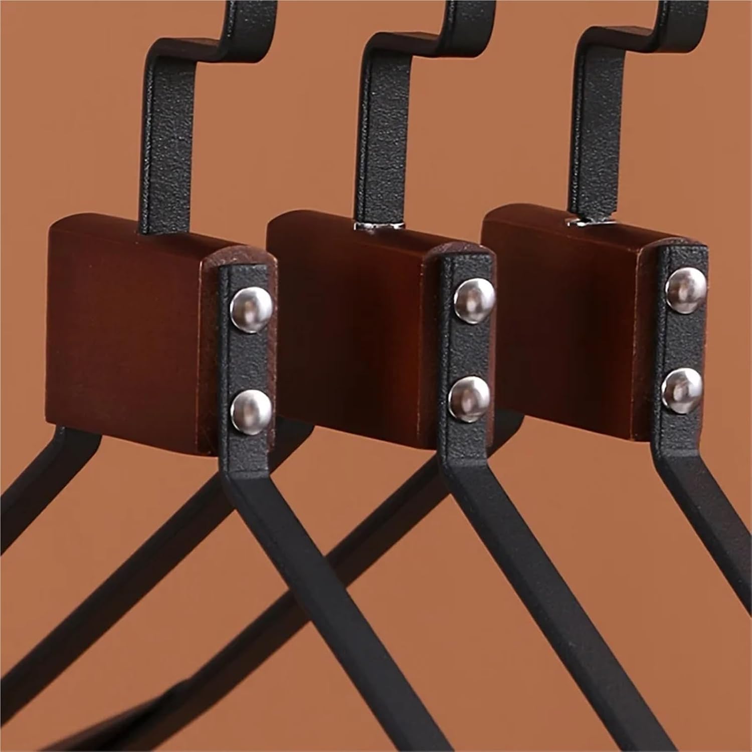 Suit Hangers Thickened Wide-Shoulder Beech Iron Suit Hanger Seamless Non-Slip Metal Hanger Home Hotel Dry and Wet Dual-use Hange(White,3pcs)