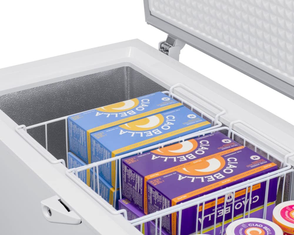 Summit Appliance Scfm73sl Commercially Listed 6.7 Cu.Ft. Chest Freezer In White With Stainless Steel Corner Guards, Manual Defrost, Stainless Steel Look Lid, Interior Light, And Lock on Fridge.com - View 5