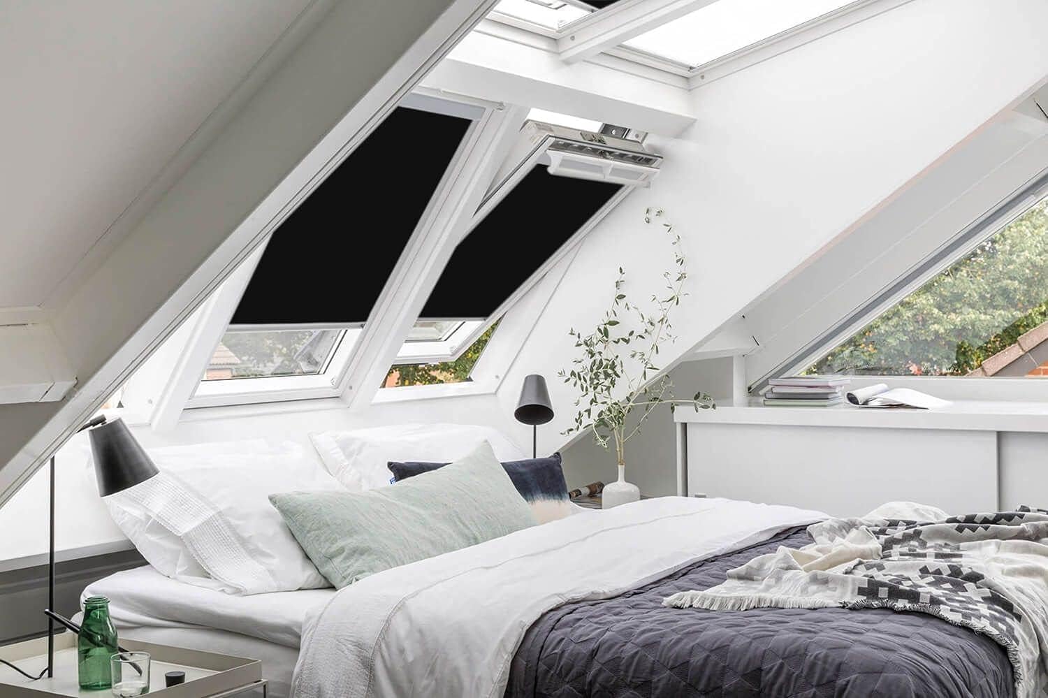 Store occultant pour fenêtres de toit Dakstra et Rooflite, code M6A, noir