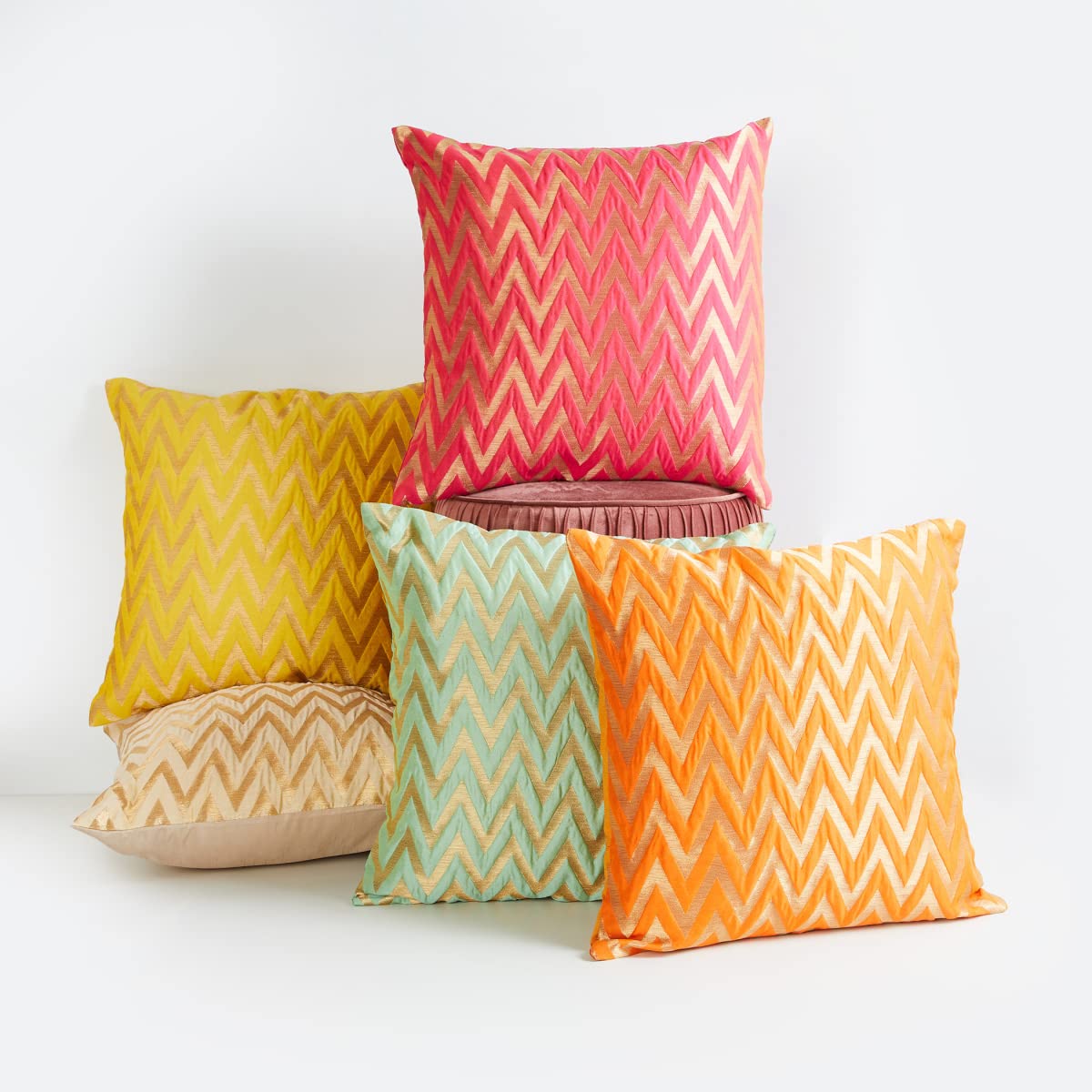 See full amazon price history chart for Home Centre Corsica Multicolour Brocade Chevron Printed Cushion Cover - 40x40cm - Set of 5 Home Centre Corsica Multicolour Brocade Chevron Printed Cushion Cover - 40x40cm - Set of 5 (B0B786PXBR) Amazon Price History, Amazon Price Tracker
