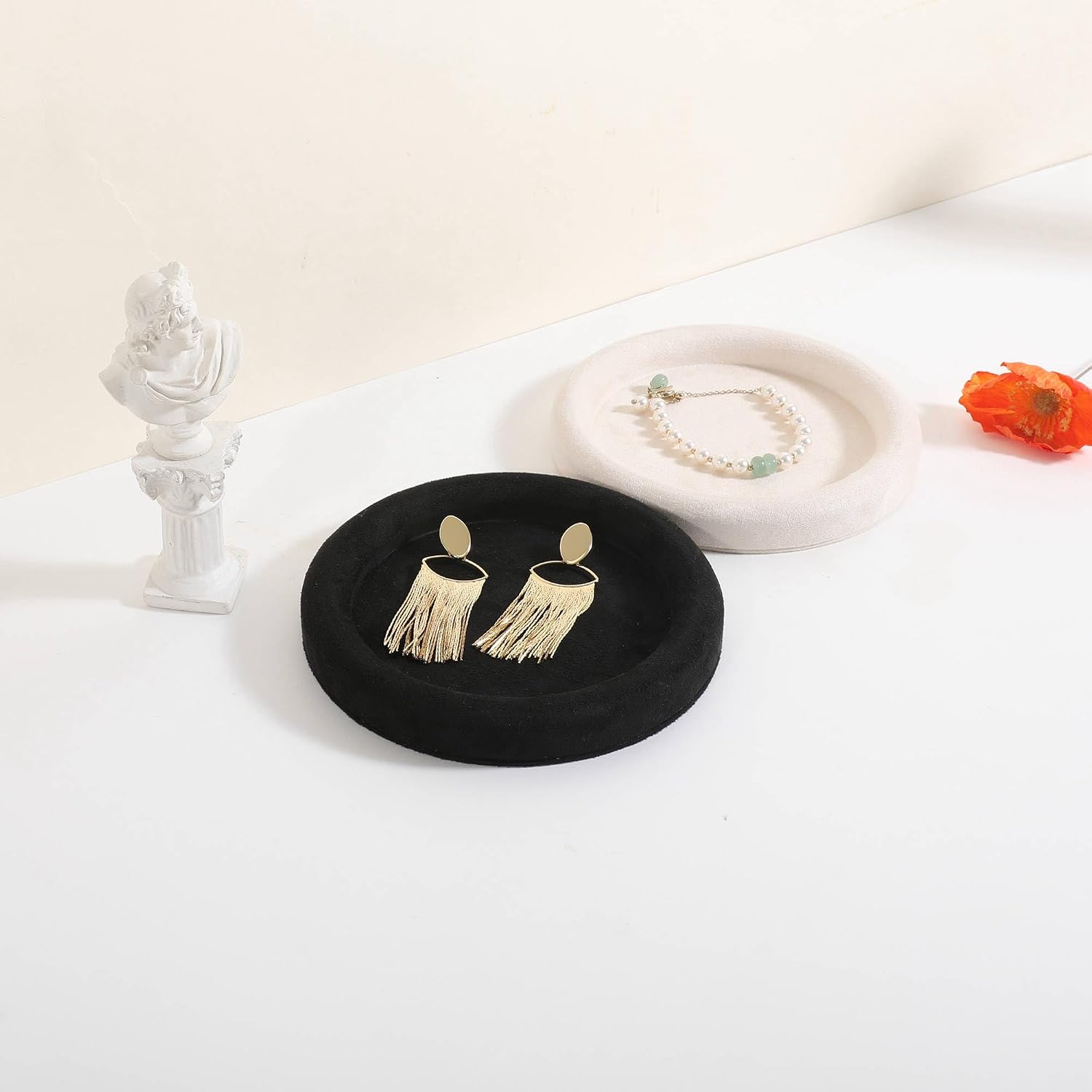 Velvet Jewelry Display Tray, Round Jewelry Organizer Plate, Empty Jewelry Showcase Tray for Necklaces, Bracelets, Rings, Earrings【Black-Small, 5.9 x 5.9 in 】