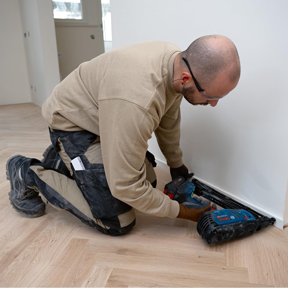 Bosch Professional 18V System cloueur à bois sans-fil GNH 18V-64 MD (tir coup par coup/par contact, pour clous de : 32–64 mm, 15 ga (1,8 mm) et inclinaison chargeur 34°)