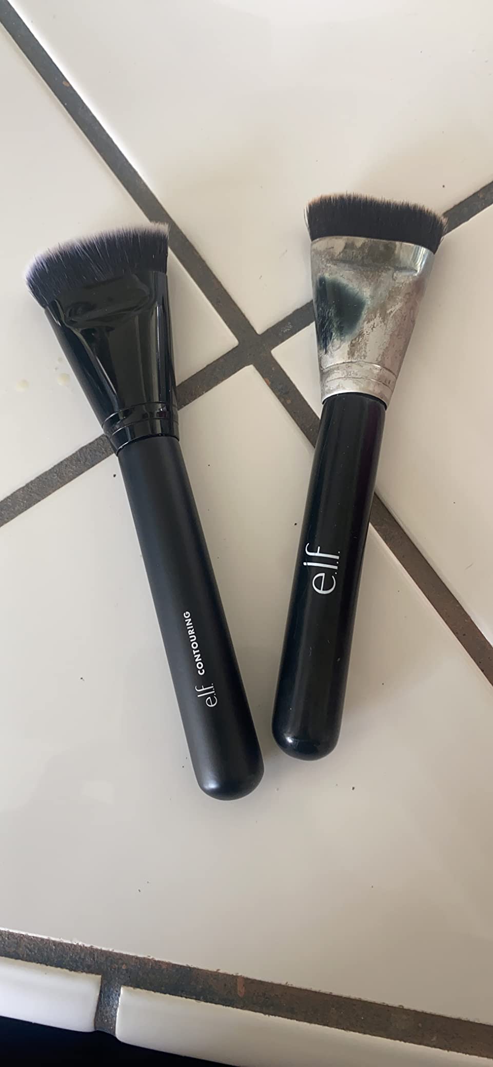e.l.f. Contouring Brush, Makeup Brush For Creating Flawless Dimension & Sculpting, Use With Bronzer, Powder, Liquids & Creams, Vegan & Cruelty-Free
