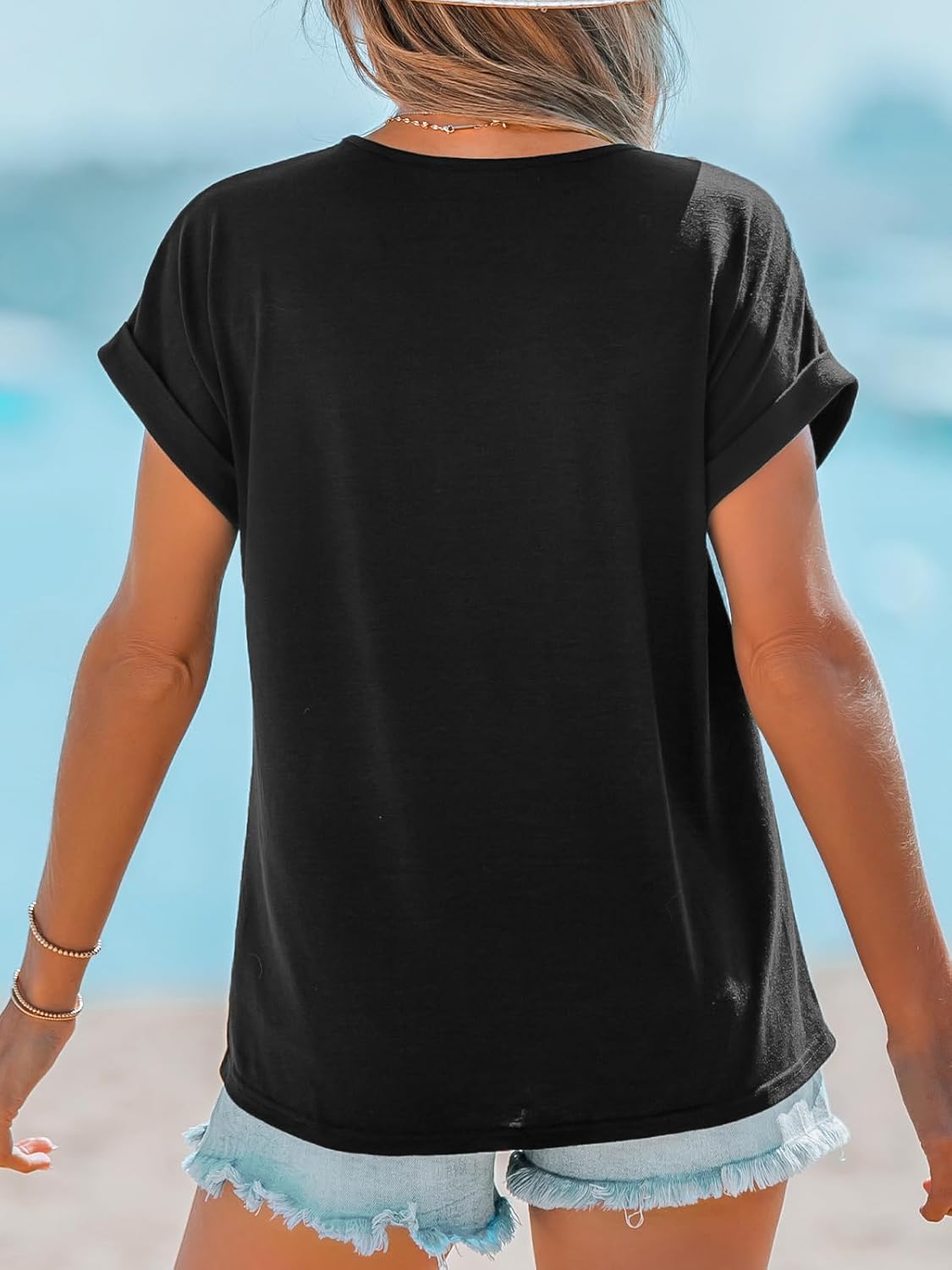 CUPSHE Women Tops Onyx V-Neck Short Sleeve Tee Front Pocket Shirt Solid Tee Casual Dressy - Image 2