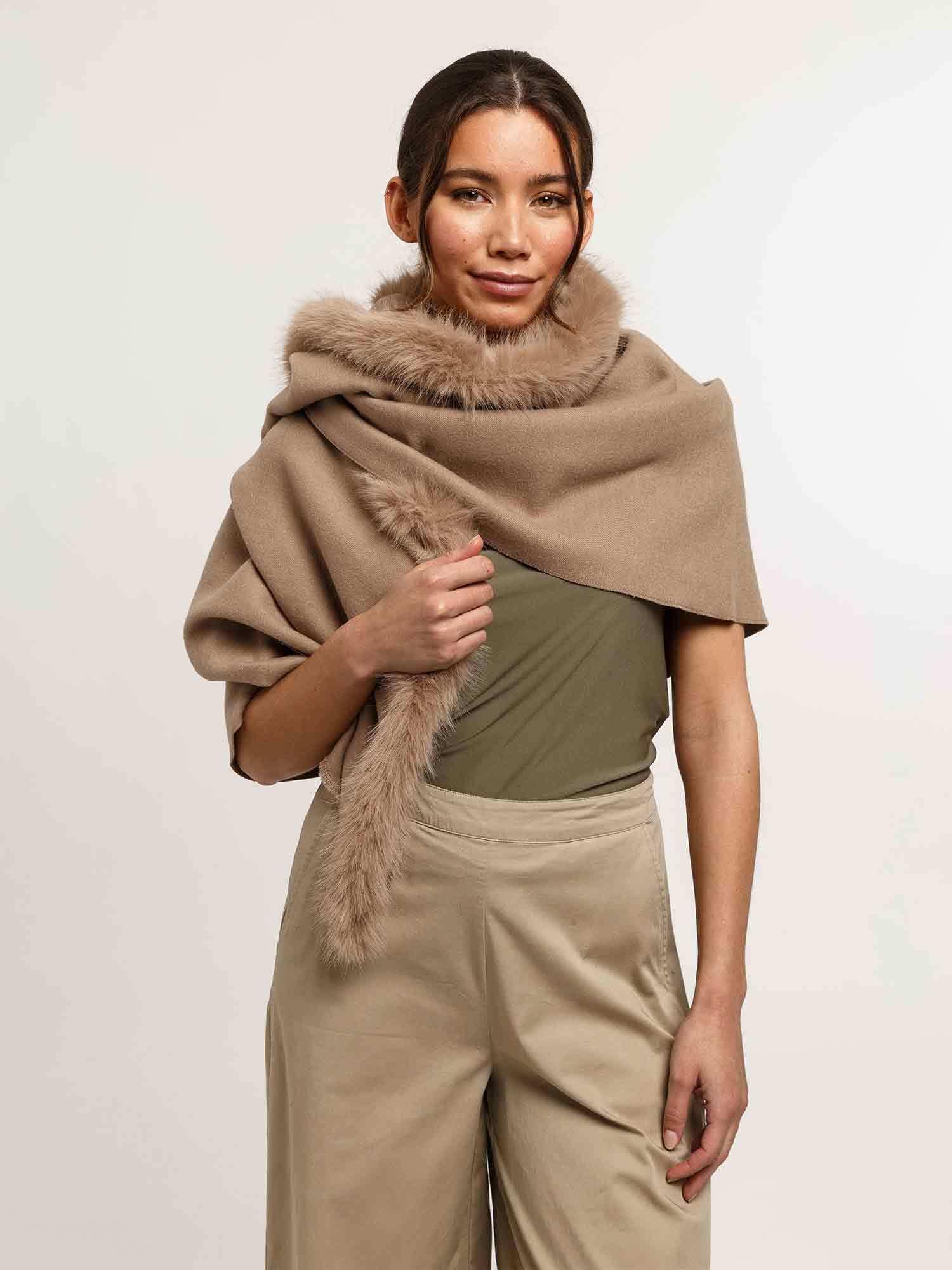 FRAAS Poncho | 60 x 180 cm | Mit Kunstfell-Rand | für Damen | Elegant und perfekt für Herbst und Winter