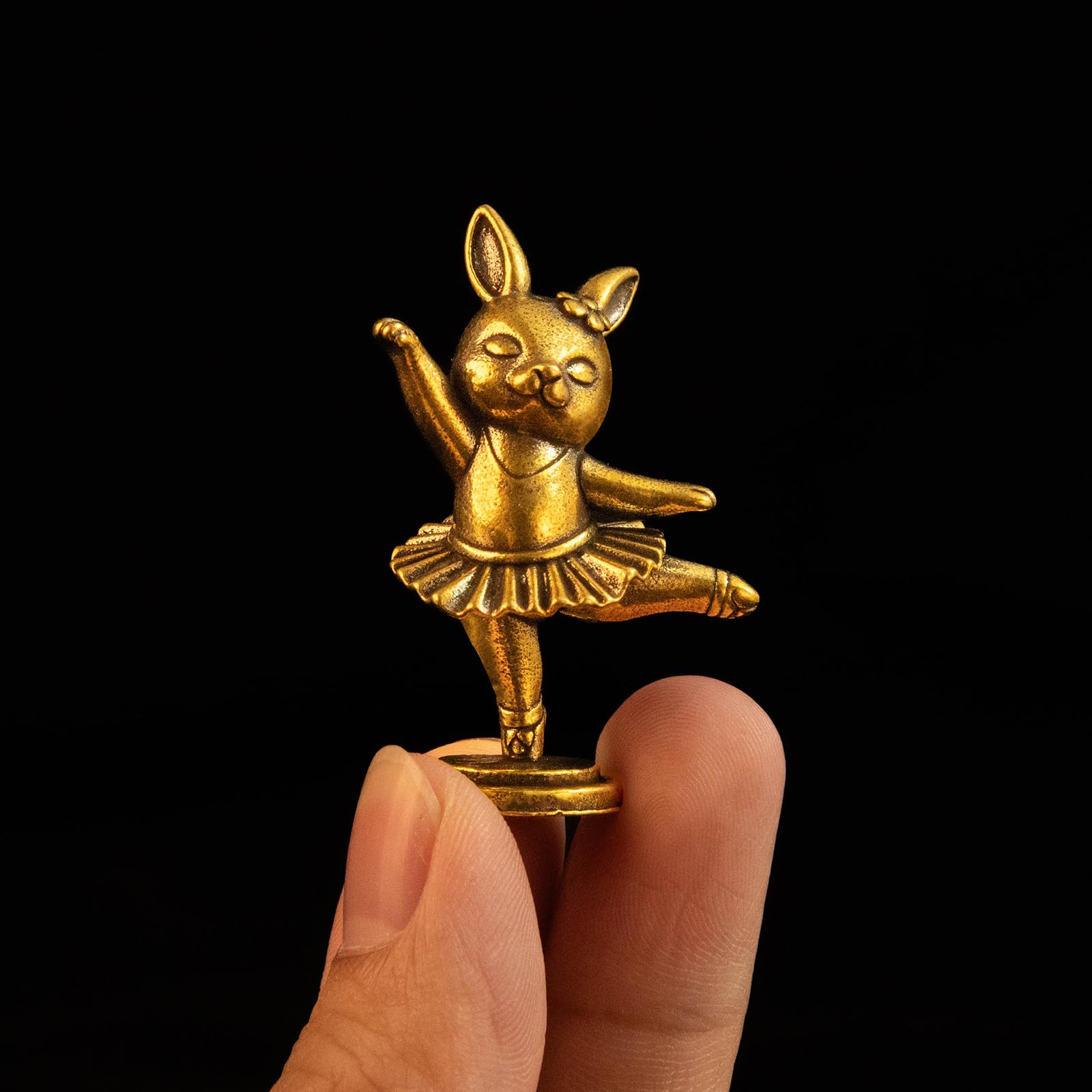 Betr Brsas Solid Brass, Retro Ballet Animal Sculpture Decor, Cute Ballerina Bunny Figurines, Vintage Collectible Desk Ornament, Aesthetic Home Room Decor, Creative Gift for Collectors & Animal Lovers