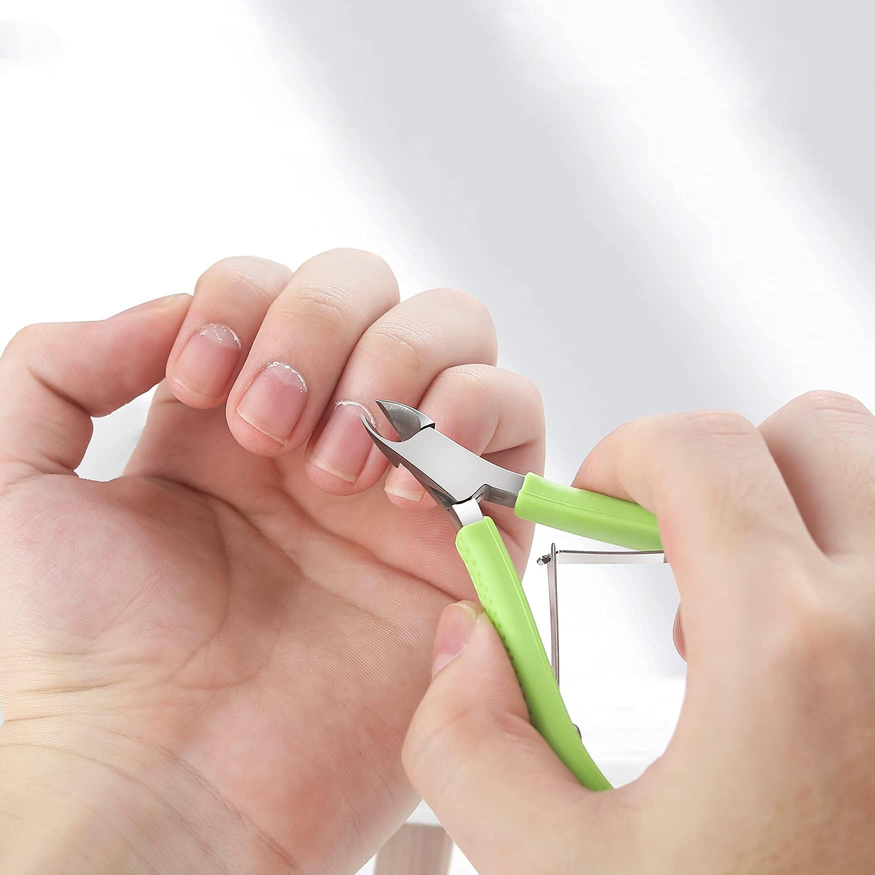 1 Pack Cuticle Trimmer Professional Stainless Steel Cuticle Cutter Remover with Non Slip Silicone Handle Manicure Tools for