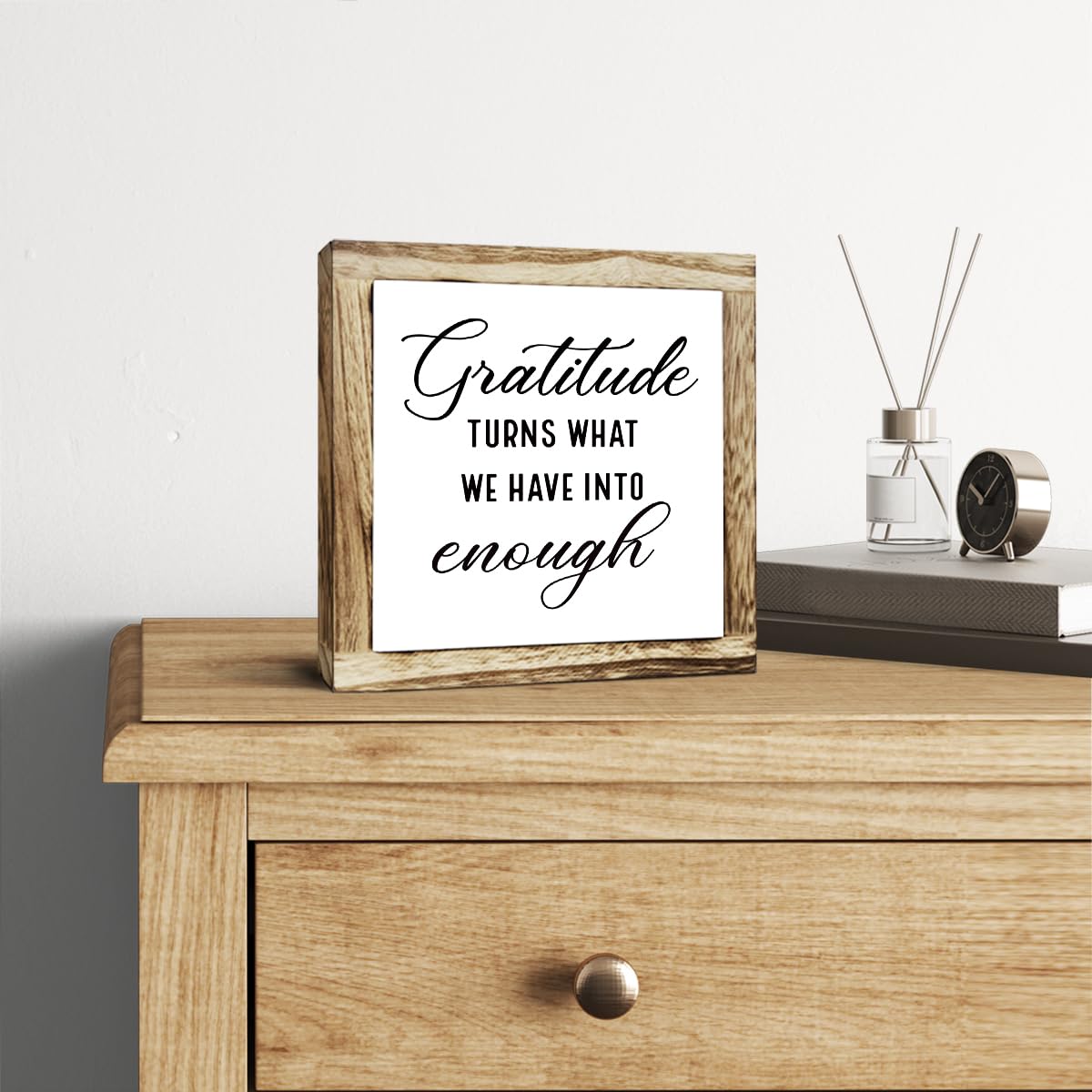 Letrero de madera rústica, letrero de gratitud convierte lo que tenemos en suficiente, placas de madera, decoración de mesa, letrero inspirador de escritorio, decoración de oficina en casa, letrero de
