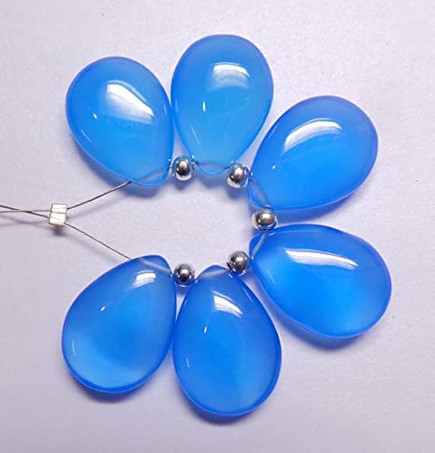 Chalcedony cobalt blue briolettes lisses 18x13mm pour création bijoux DIY