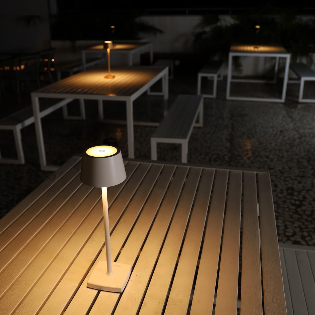Lampada da Tavolo Senza fili, 6000mAh Lampada Ristorante Tavolo, IP54 Waterproof Lampada da Tavolo Ricaricabile Esterno, per Al Coperto e all'aperto, Ristorante, Buffet, Sbarra, Caffetteria, Bianco