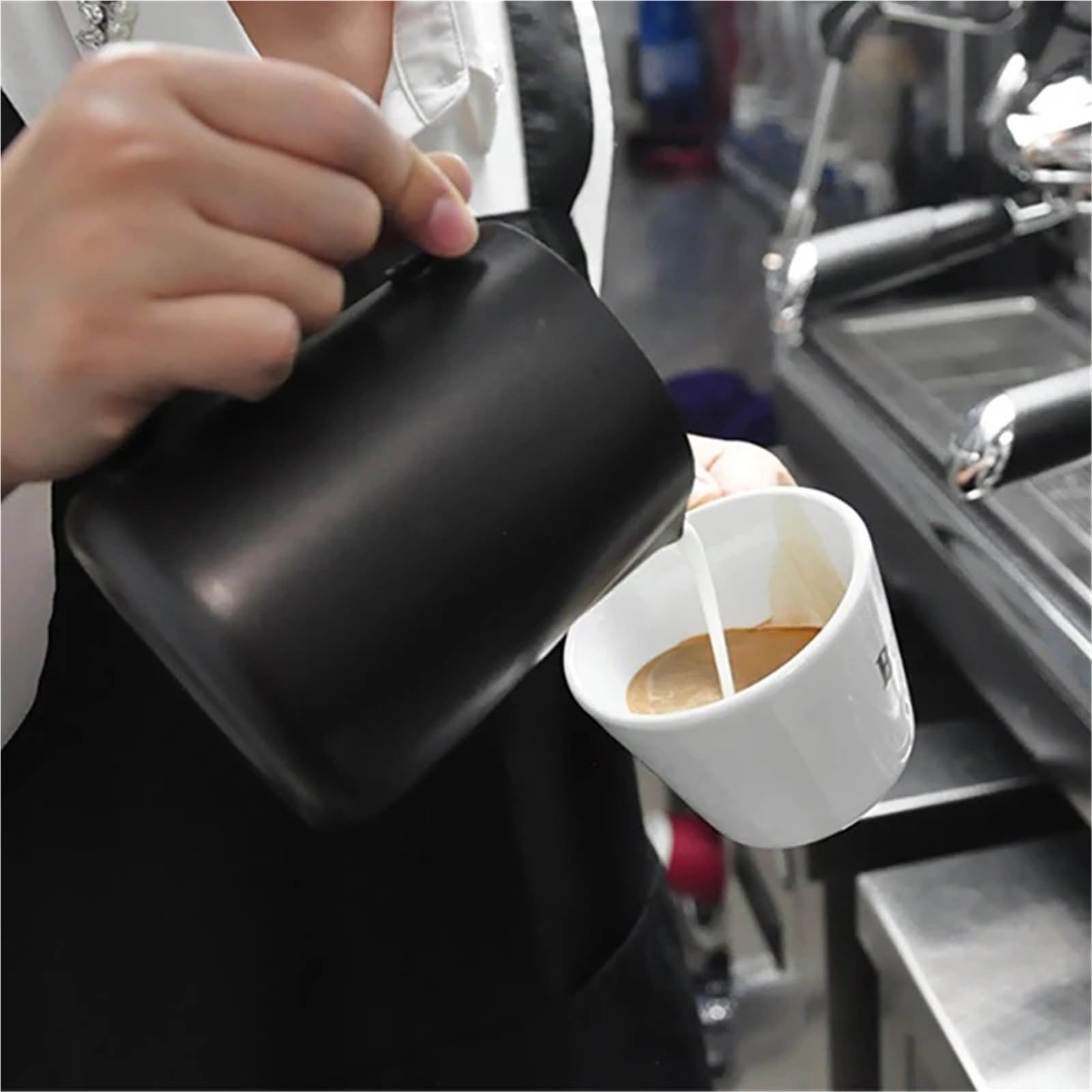 Milchschaum Kanne Milchaufschäumkännchen aus Edelstahl 304 mit Skala for Latte Macchiato, Dampfkaffee, Lackierverfahren, Küchen- und Cafézubehör(12oz 350ml)