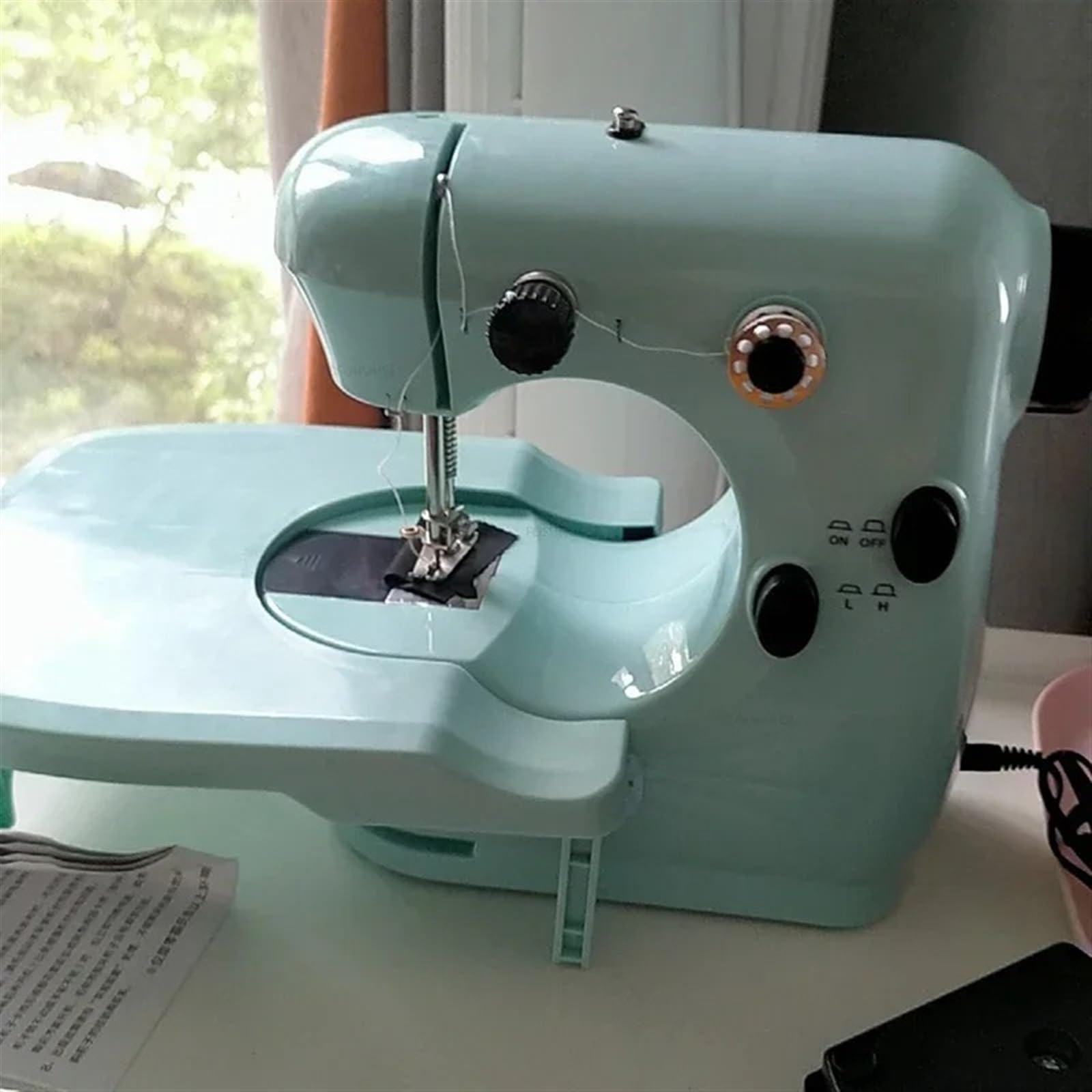 Máquina de coser portátil, minimáquina de coser multifunción for el hogar con pedal, eléctrica de mano, suministros de costura for ropa Para principiantes y aficionados al bricolaje