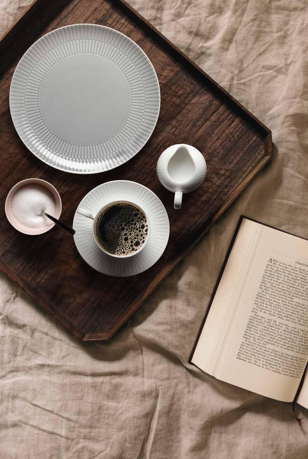 Seltmann Weiden Amina Seladon Kombiservice 30-teilig, Komplettes Geschirr-Set für 6 Personen, Tafel- und Kaffee-Geschirr mit dezentem Relief-Muster, Porzellan, Grün