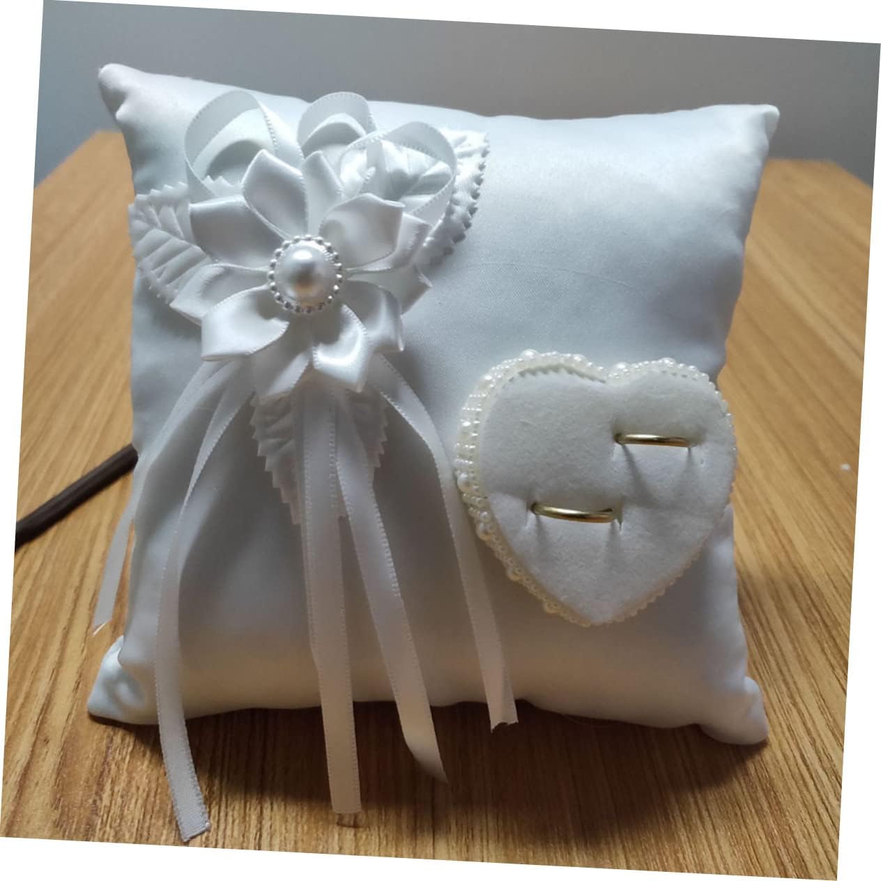 Ciieeo Wedding Ring Holder Cushion Romantic Heart Shaped Camellia Flower Decor Soft Comfortable Pillow for Wedding Ceremony Engagement Compact Marriage Supplies