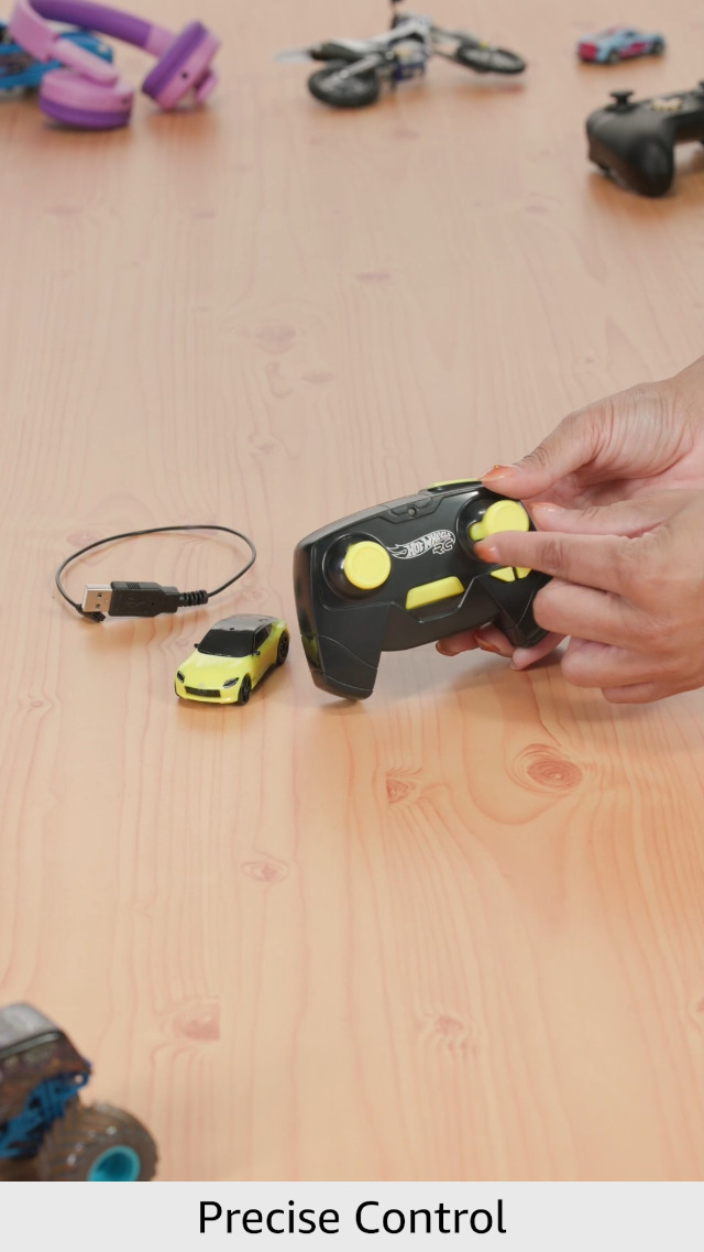 Amazon.com: Hot Wheels RC Toy Car, Remote-Control Nissan Z in 1:64 Scale  with Controller & USB Cable, Works On & Off Track cc : Toys & Games