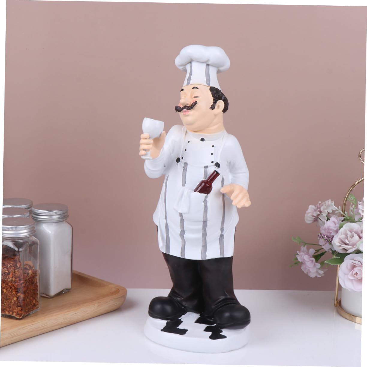Statua Chef in Resina Stile Europeo Mini Decorazione da Tavolo per Cucina Ristorante e Caffetteria Figura Chef con Bicchiere Ornamentazione Divertente e Stabile per Casa e Locale