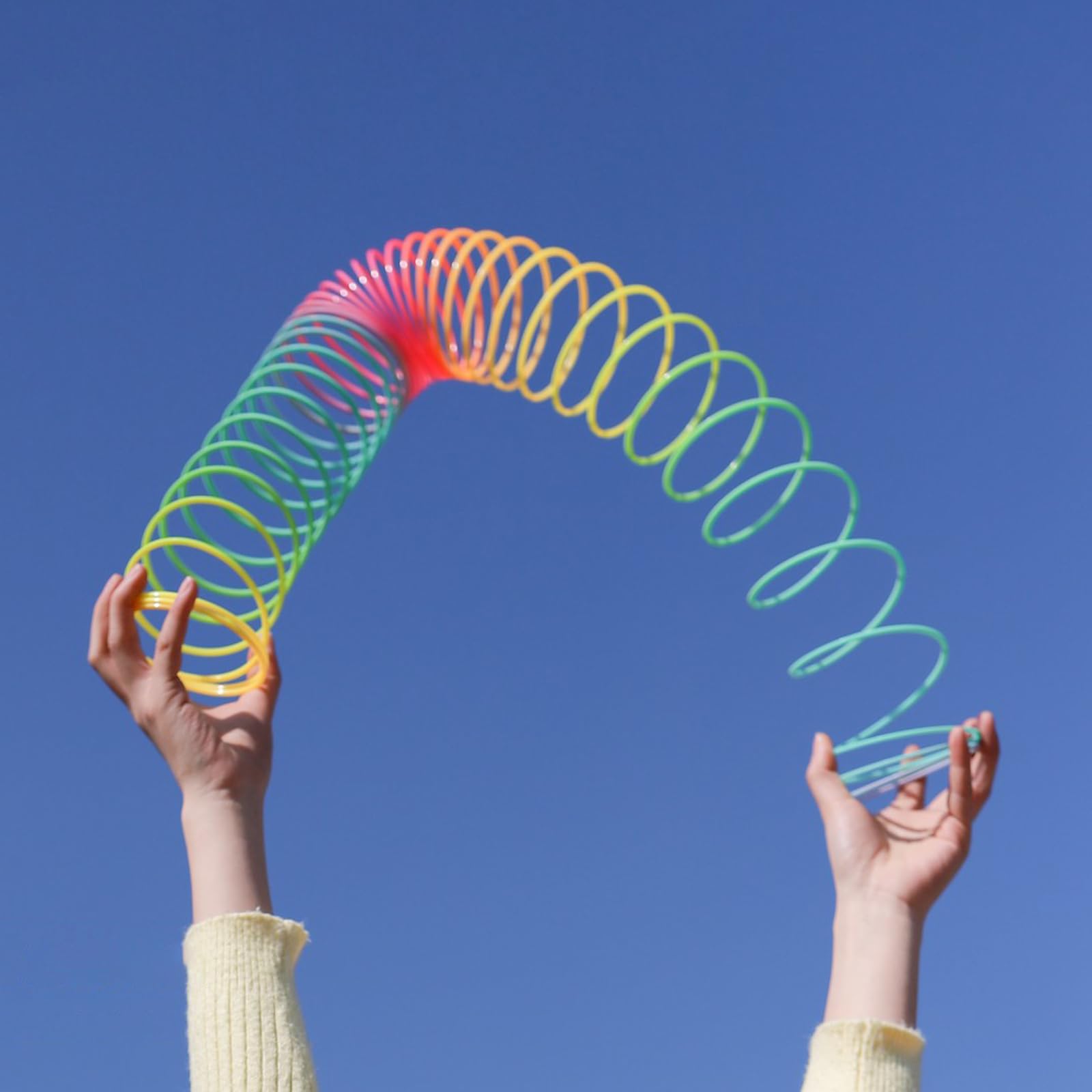 Juguete mágico de resorte en espiral de arco iris, juguete mágico de espiral de resorte de 3.5 pulgadas, juguete mágico de plástico Slinky de neón clásico y colorido, juguete de bobina de