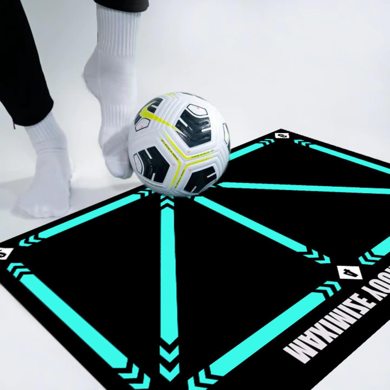 Tappetino Allenamento Calcio 90x60 Cm – Antiscivolo, Silenzioso, Con Trainer E Tutorial Per Controllo Palla