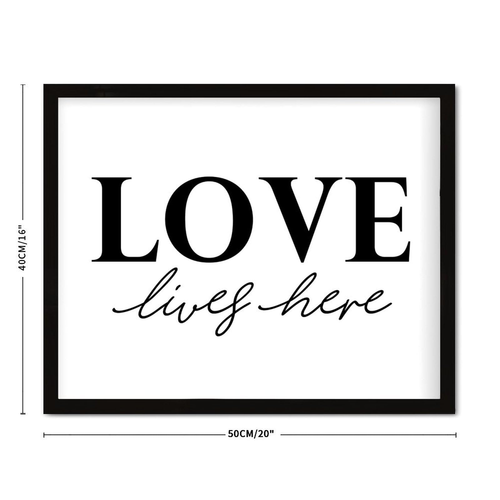 Decorazione da parete in legno da appendere con scritta in lingua inglese "Love Lives Here" (lingua italiana non garantita), cartello da parete in legno, 40,6 x 50,8 cm, scrittura, biblica, cartello