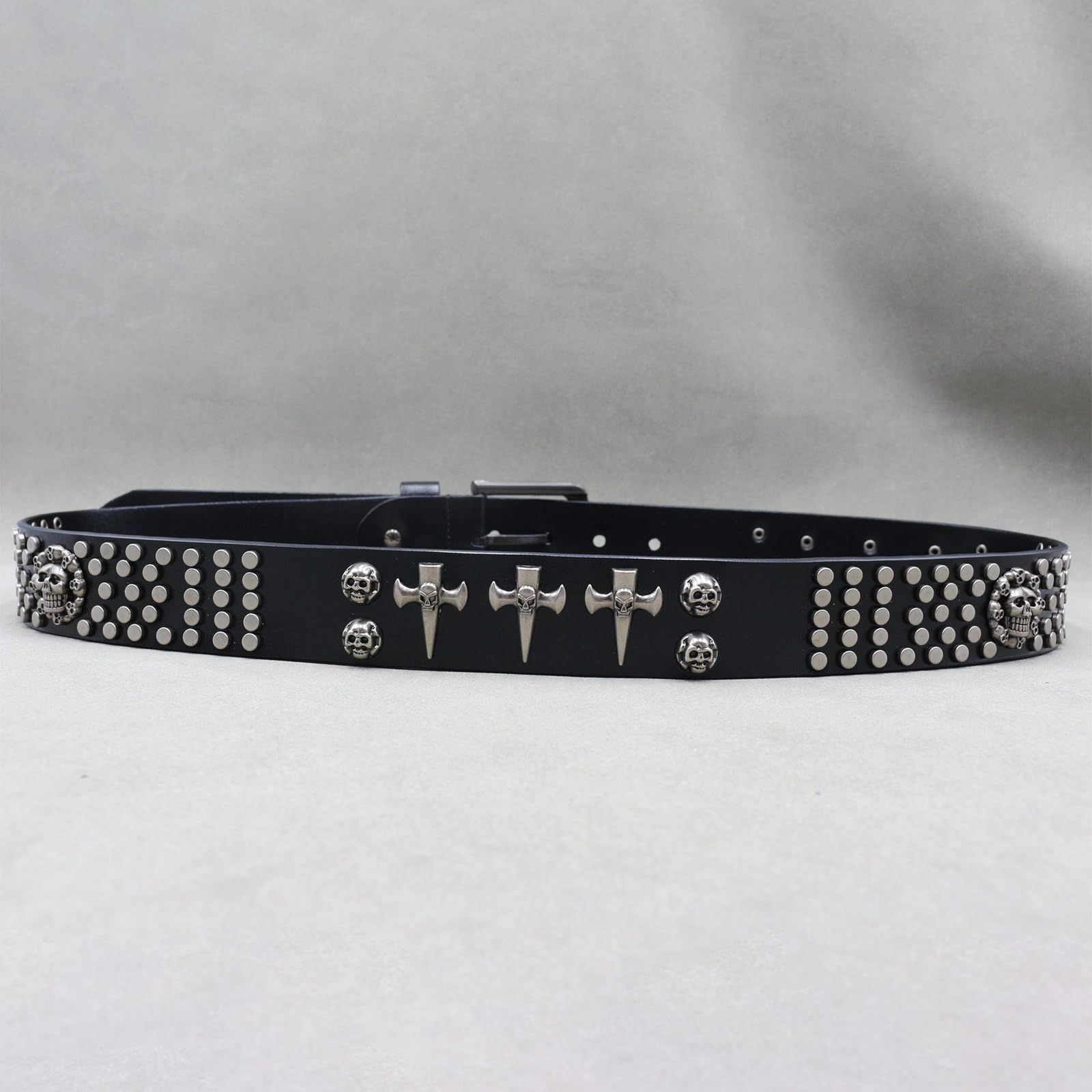 Punk-Style Gürtel mit Kreuz und Nieten-Totenkopf - Echtleder Gürtel für Herren, Vielseitiges Totenkopf-Nietengürtel, Passt zu Jeder Outfit-Kombination(105cm/41, Black)