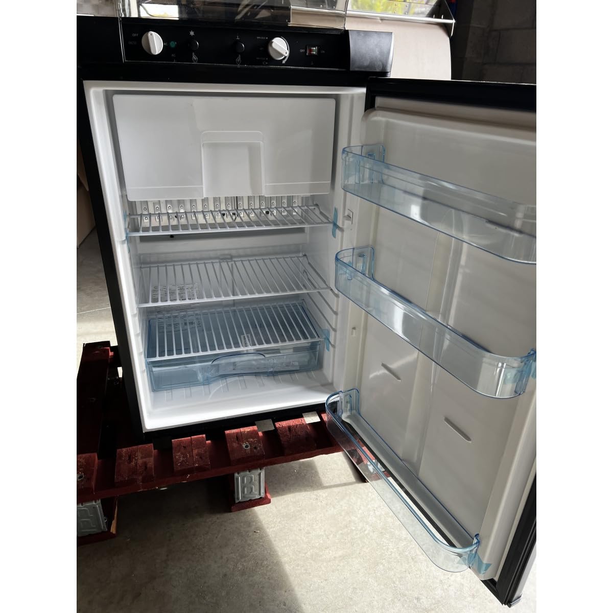 EZA Odnowiona lodówka 3-drożna absorpcyjna 100 l, 12 V, 230 V, samochód kempingowy