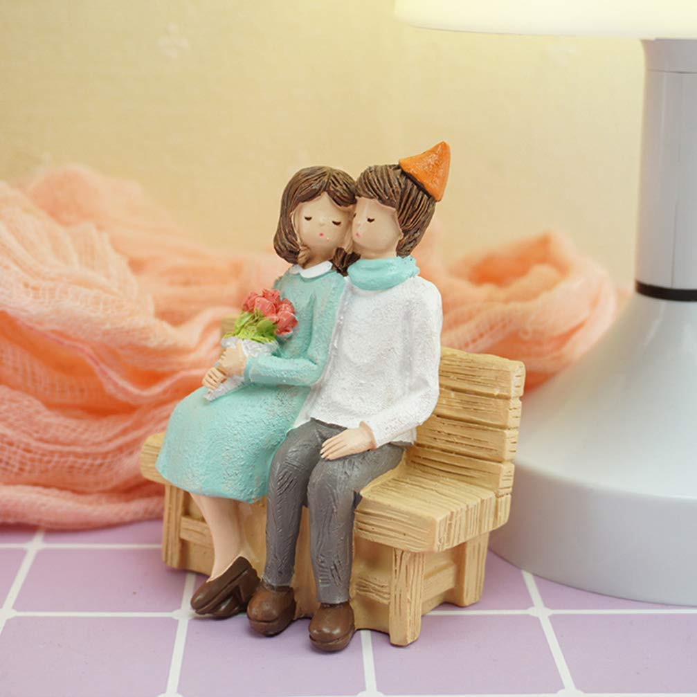 Résine Couple Cake Topper Miniature Couple Figurines Amant sur Banc Statue Figure Fée Jardin Ornement pour Dollhouse Micro Paysage Bonsaï Décor