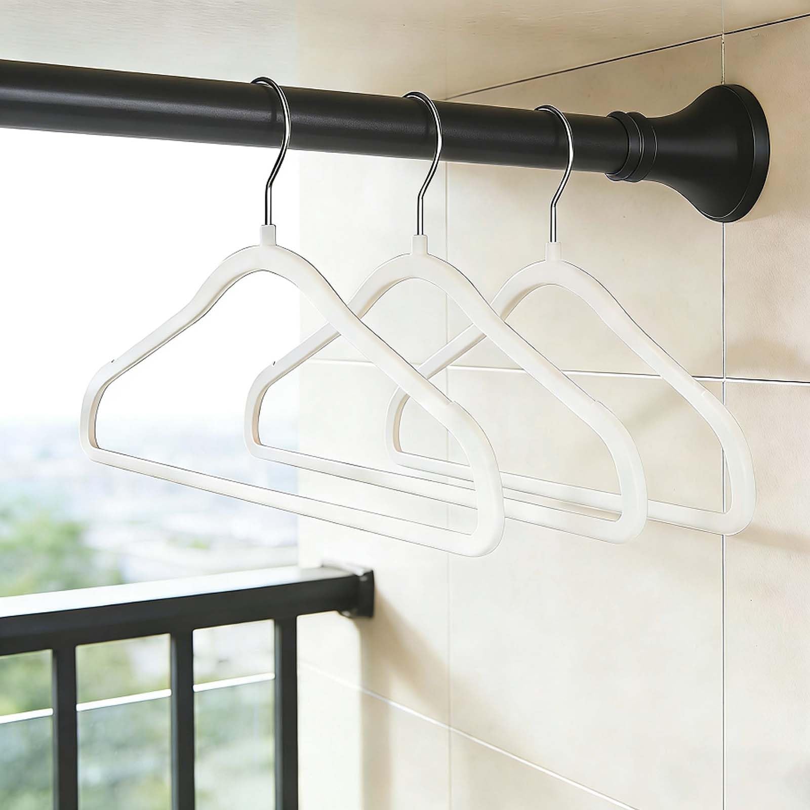 Tringle de Rideau de Douche Sans Percage 40-500 cm Tringle de Douche Acier Inoxydable Tringle Télescopique Extensible pour Salle de Bain, Fenêtre, Porte, Penderie(Black,3.6-4.5m)