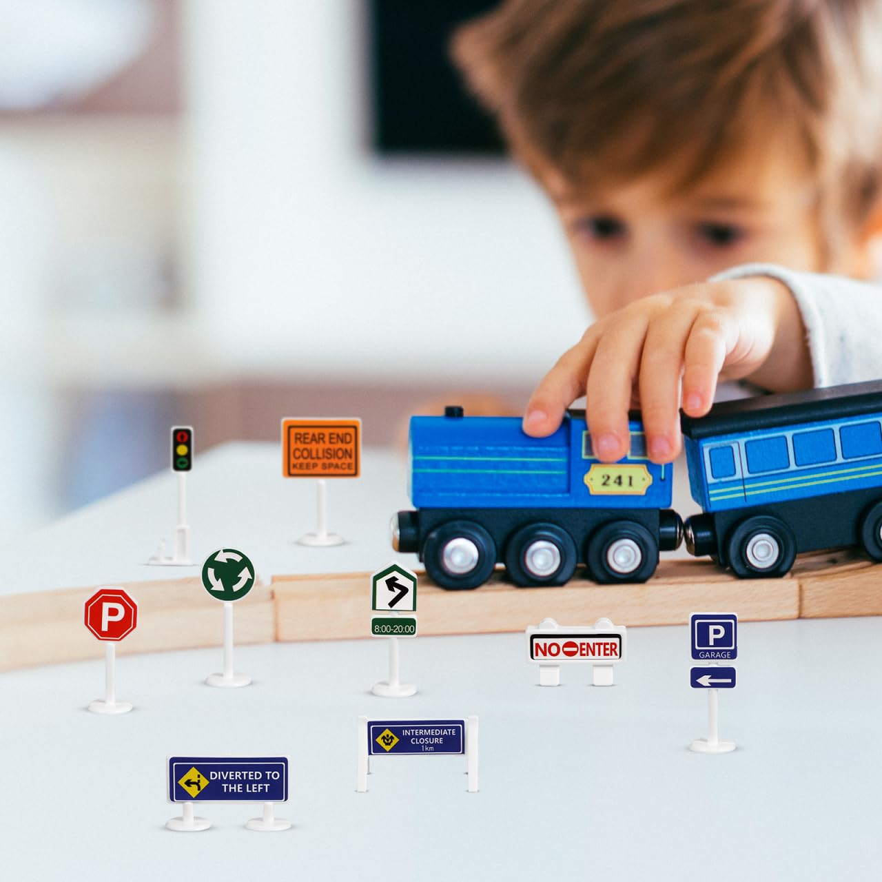 56 Pièces Jouets De Barricade Jouet Cognitif Panneaux De Jouets De Circulation Apprentissage du Trafic Construction Trafic Miniature Enfant Table De Sable Plastique Électrique
