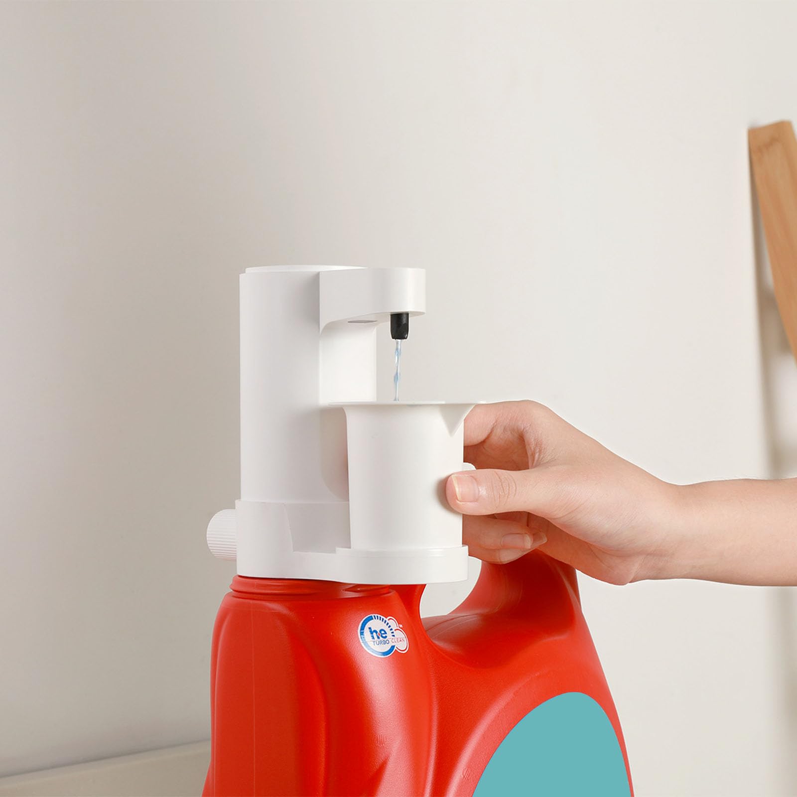 Dosatore detersivo Elettrico con Controllo accurato del Liquido per Lavanderia e Pulizia della casa Dosatore detersivo Elettrico per bucato in ABS