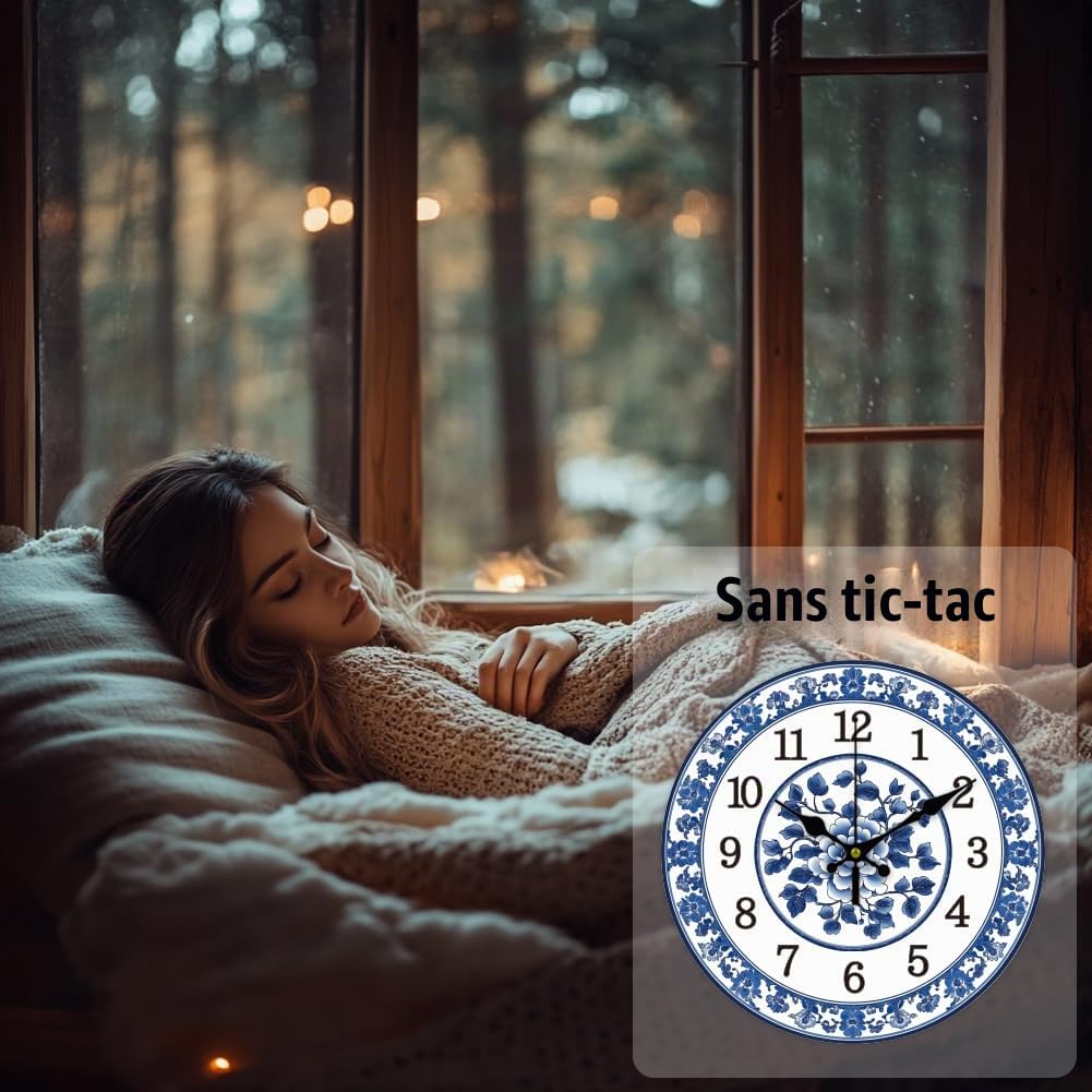 CHGCRAFT Horloge Murale Ronde en Porcelaine Bleue et Blanche de Silencieuse sans Tic Tac à Piles pour Décoration de Bureau de Maison Ou de Cuisine