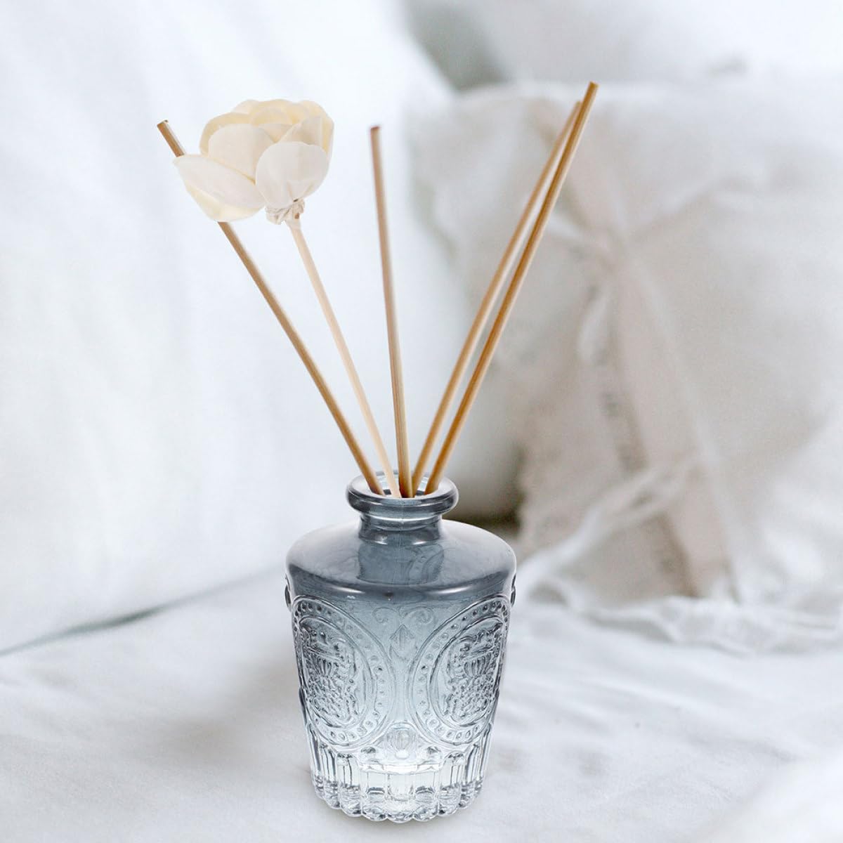 Sosoport Lot de 4 Flacons Diffuseurs en Verre Sculpté de 130 ML, Rechargeables pour Huiles Essentielles, Couleur Grise, pour Maison et Bureau, Diffusion D'arôme Solide et Décoration