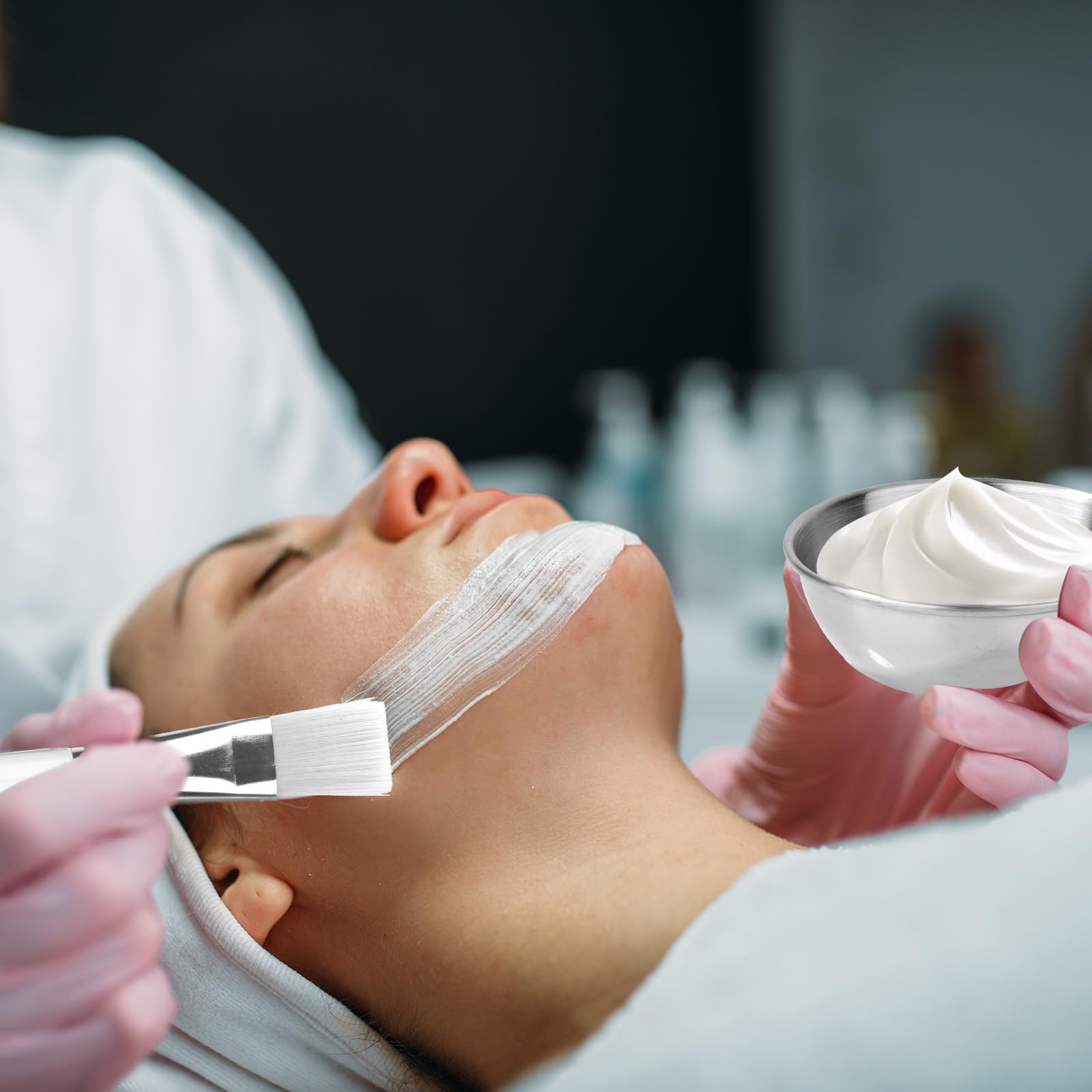 Set di 18 Prodotti per Il Viso Estetista, Inclusi 6 Ciotole, 6 Pennelli a Ventaglio e 6 Pennelli Piatti Set Miscelare Maschere Il Viso per Uso Domestico in Centri Estetici (Argento)