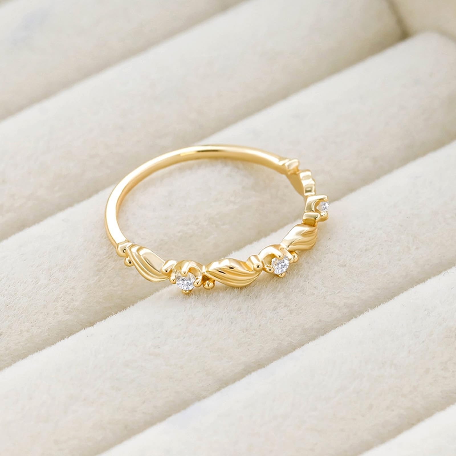 Anillo solitario de oro de 9 K/14 K/18 K con moissanita y hojas para parejas