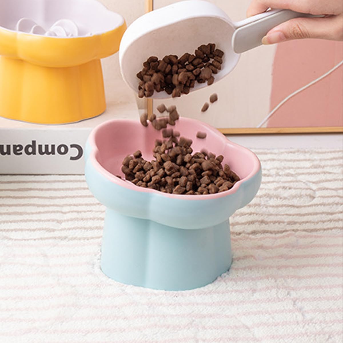 Podwyższona miska dla kota z powolnym posuwem, ceramiczna podwyższona miska ze szkła z tytułem, urocza kuweta w kształcie kwiatu na suchą i mokrą karmę, różowo-niebieska