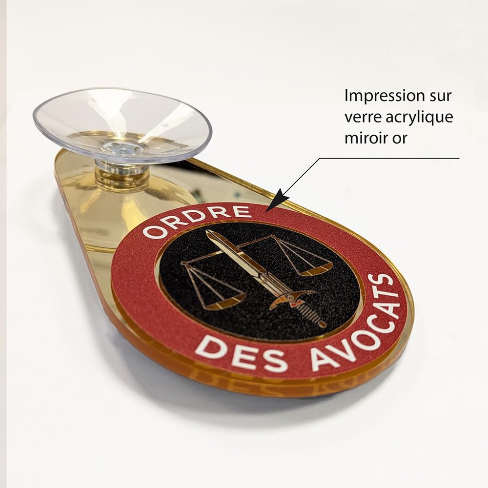 Signalétique.biz France Macaron Avocat - Insigne doré Avocat à Ventouse - Plaque Avocat pour Pare-Brise