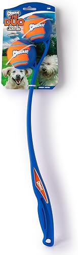 Chuckit! The Duo - Juguete para perro lanzador doble de 72.2 ft, 22 pulgadas de longitud, incluye 2 pelotas de tenis medianas (2.5 pulgadas), tamaño