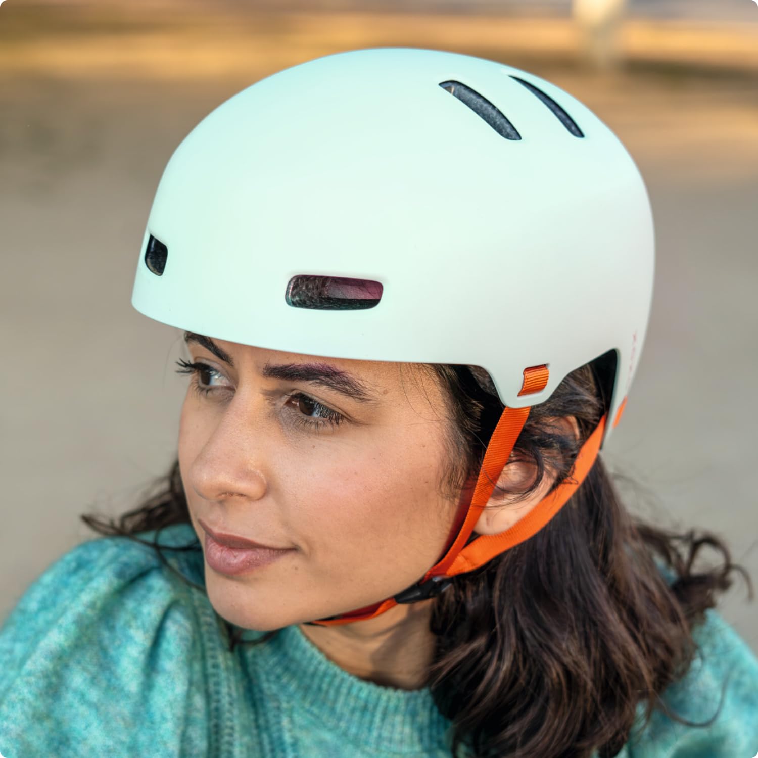 ABUS Fahrradhelm XOXO - Cityhelm im Skater-Look - Helm für Skateboard, Fahrrad, Scooter - mit optimiertem Kinnpolster - für Jugendliche und Erwachsene