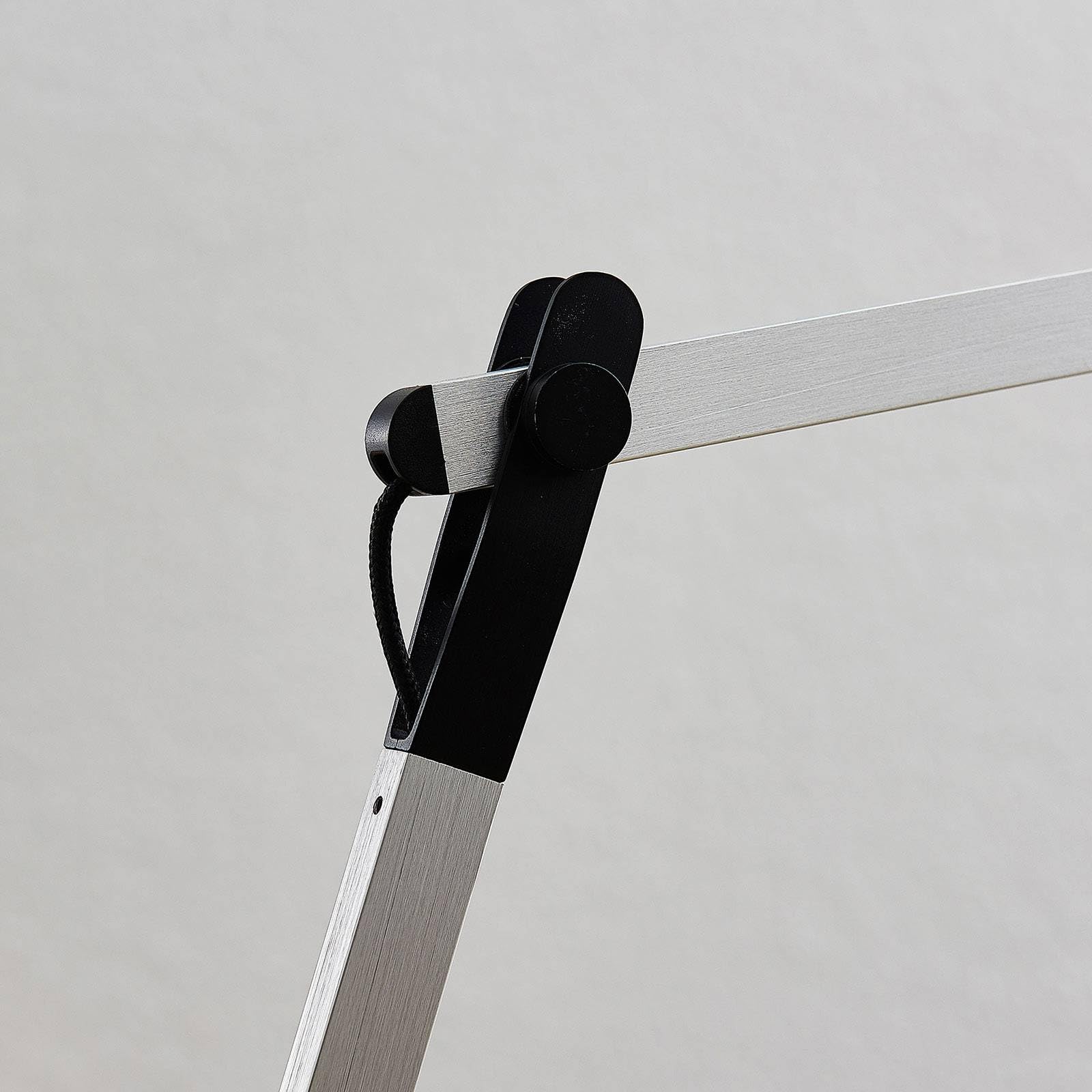 Lindby Lampada da tavolo LED dimmerabile (Moderno) colore Grigio, in Metallo ad es. Studio & Ufficio lampadina inclusa lampada scrivania a