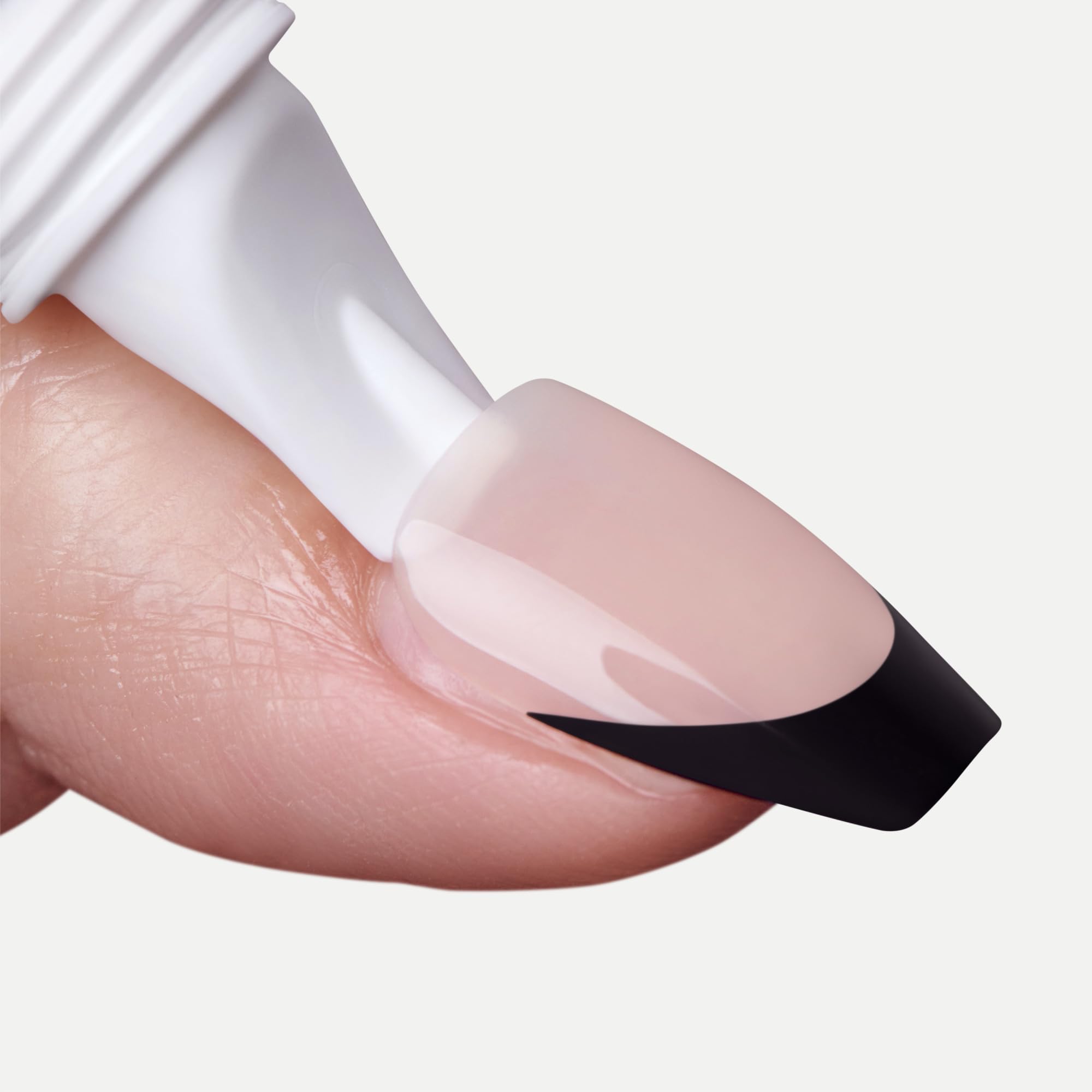 KISS Instant Glue Off Nagelkleber Entferner mit Vitamin B  Press-On Ngel  & knstliche Ngel entfernen, Fake Nails Remover schnell, 13,5 ml :  Amazon.de: Kosmetik