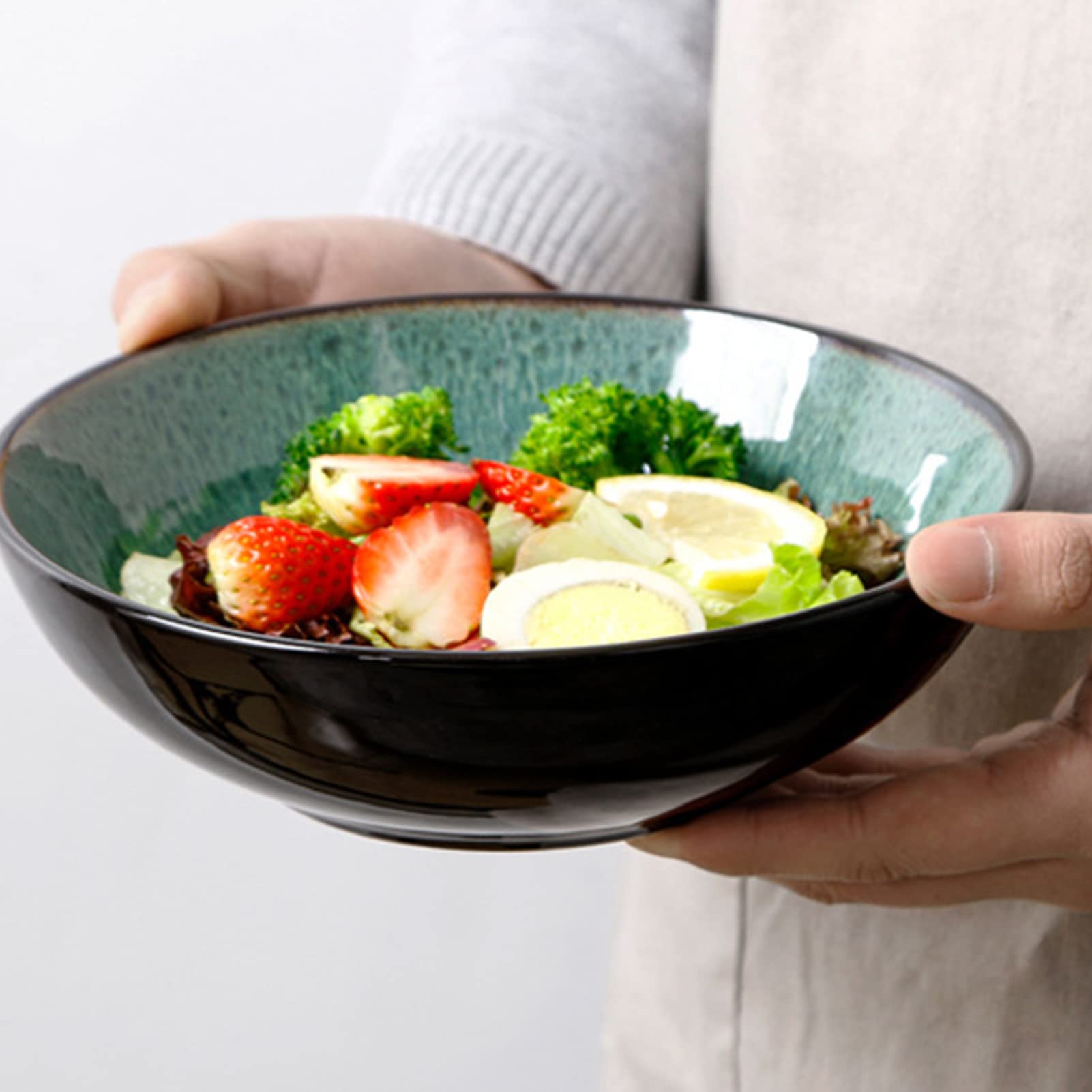 Zestaw naczyń dla 4 osób, 18-częściowy zestaw naczyń z porcelany, kompletny zestaw obiadowy z talerzami obiadowymi, talerzami deserowymi, salaterkami, miseczkami na płatki śniadaniowymi i