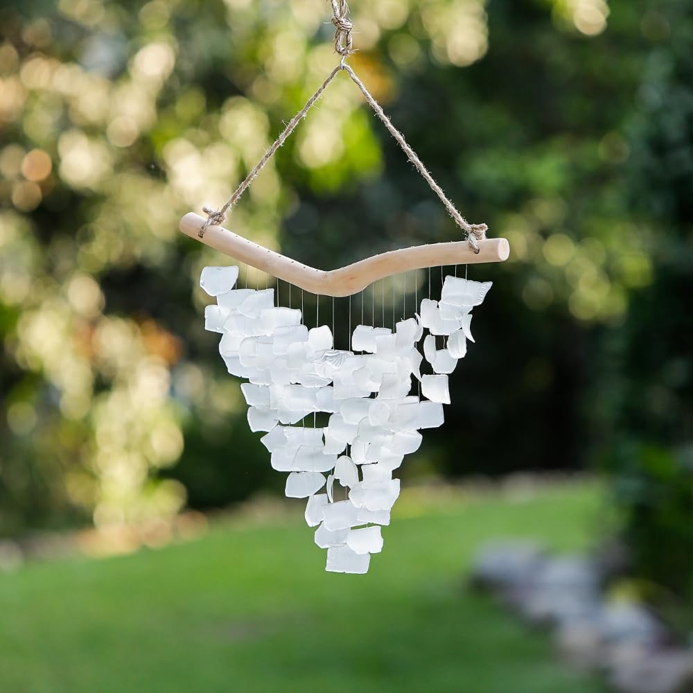 Blanco – Campana de viento hecha a mano con diseño de mariposa reciclada de cristal reciclado para colgar en la playa, decoración de playa (grande)