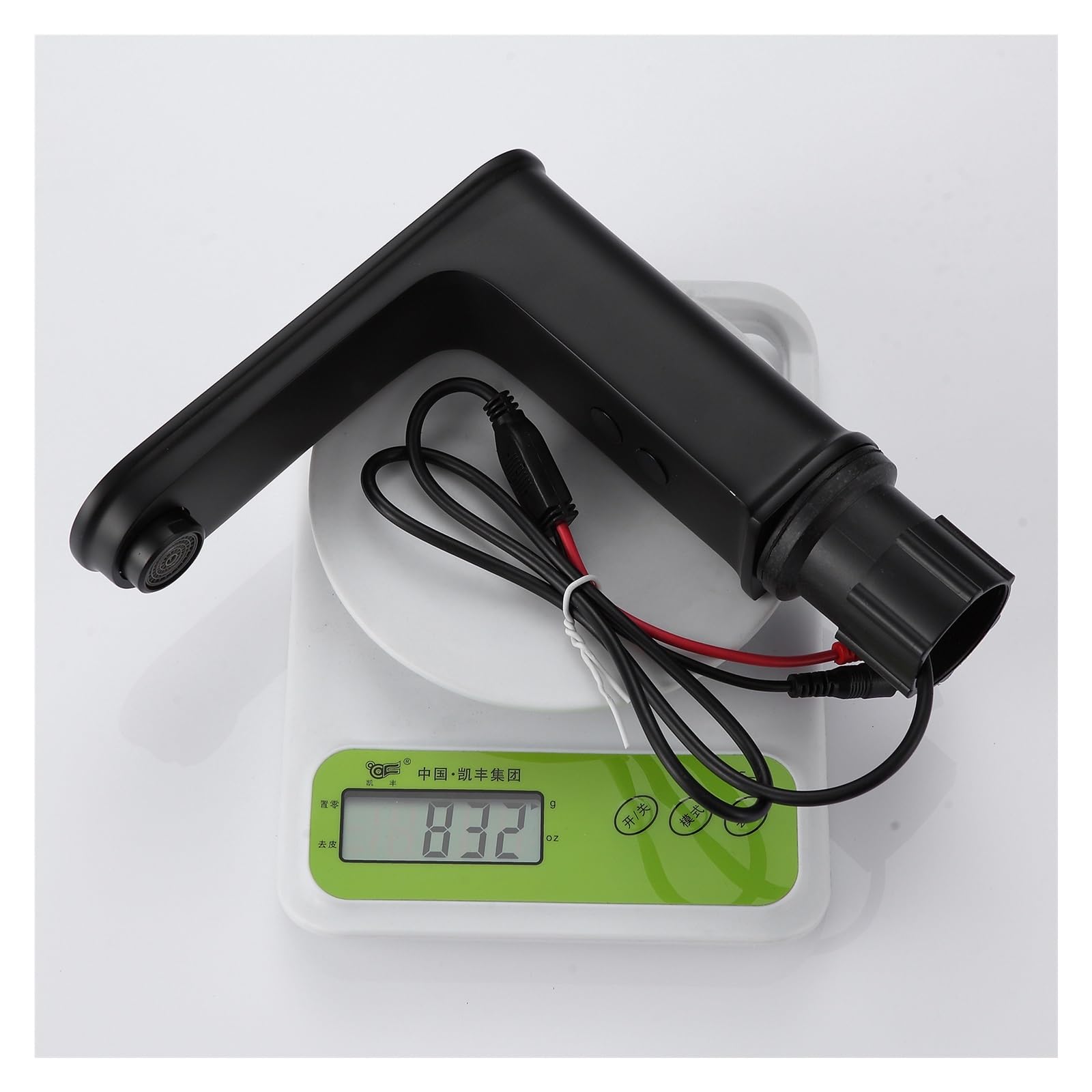 Robinet de lavabo automatique intelligent noir nègre robinets corps mélangeur en laiton complet eau froide et chaude AC 220 tension et alimentation par batterie cc