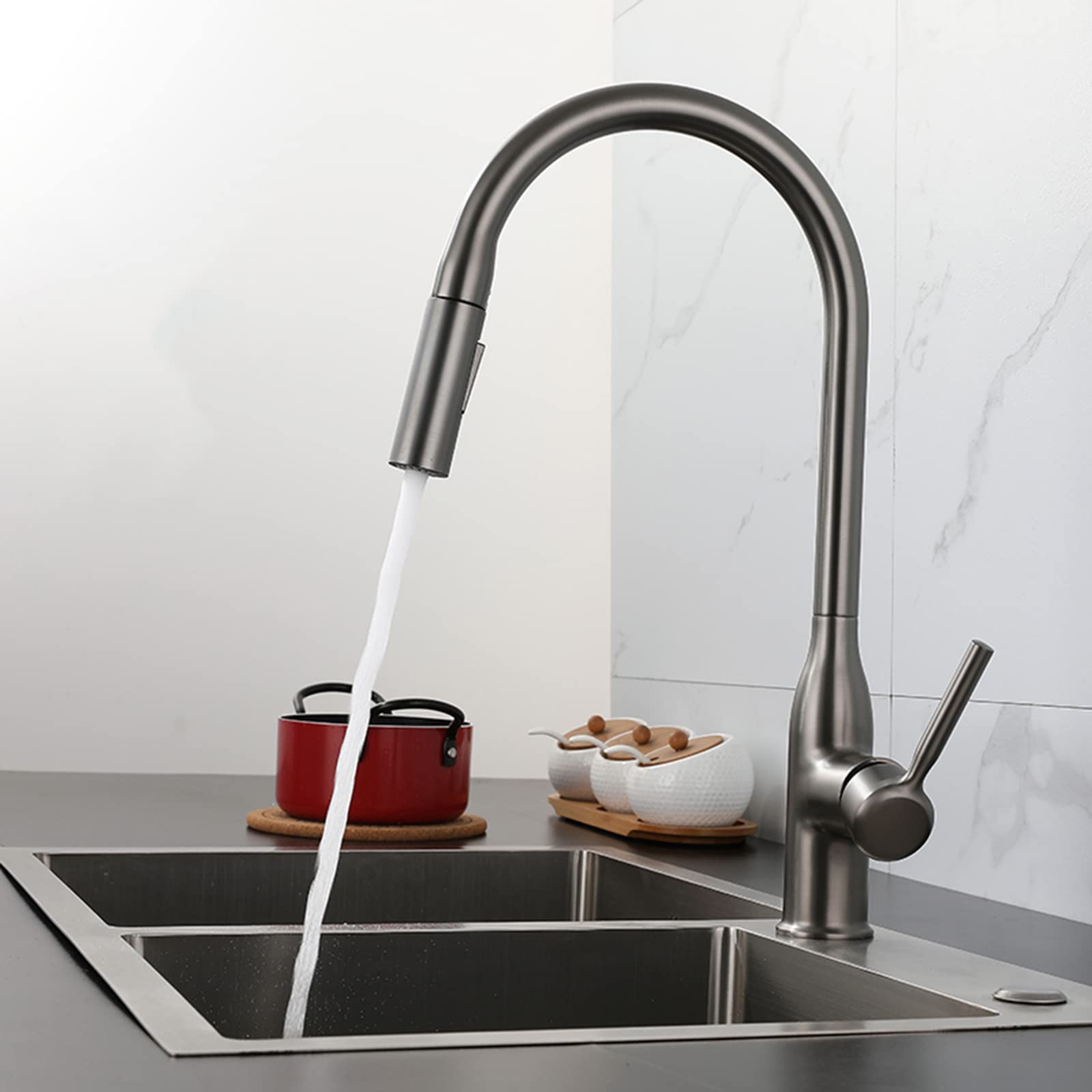 ZQFHSX Kitchen Mixer Tap with Spray, Brass Hot and Cold Water Swivel Chrome Sink Faucet