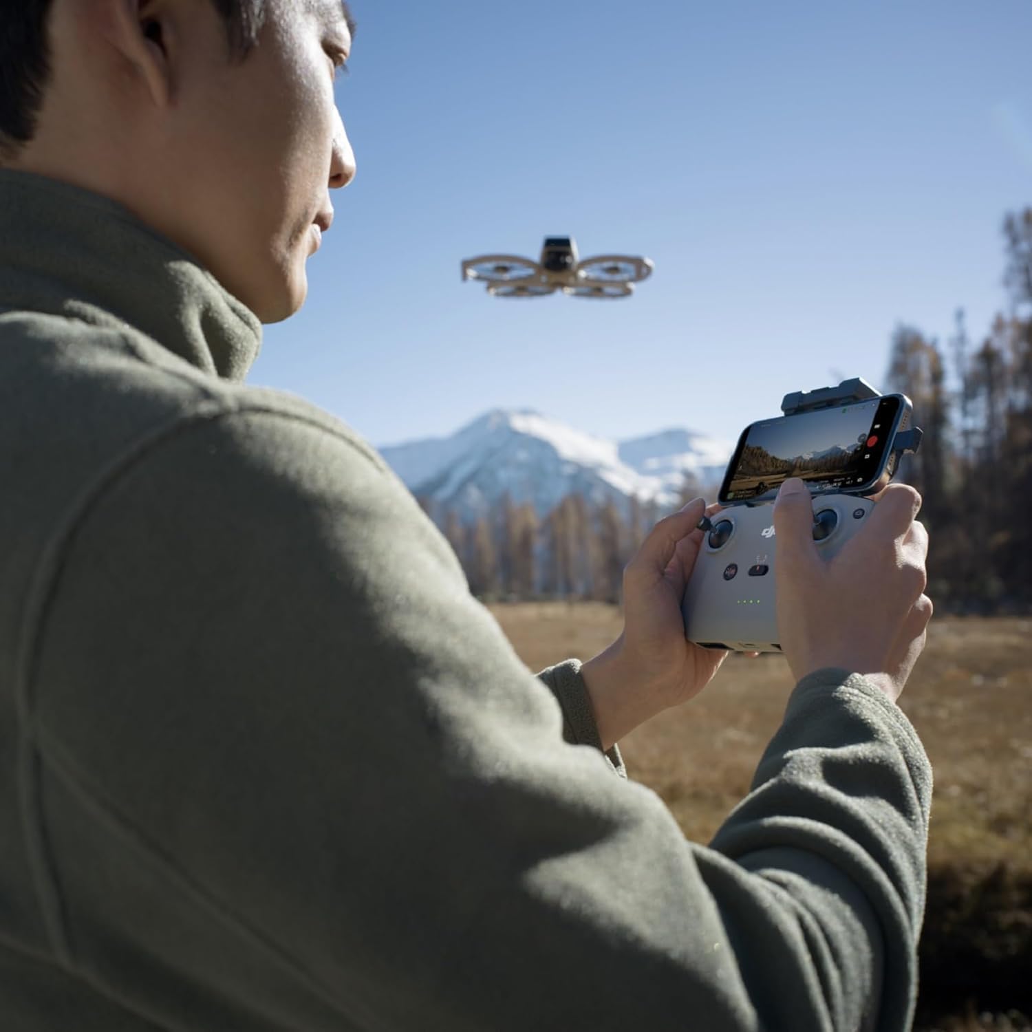 Flip, dron con cámara 4K UHD para Adultos, ‌< 249 g, estabilización en 3 Ejes, transmisión de vídeo a 13 km, despegue Desde la Palma (DJI Flip (GL) Bundle 01)