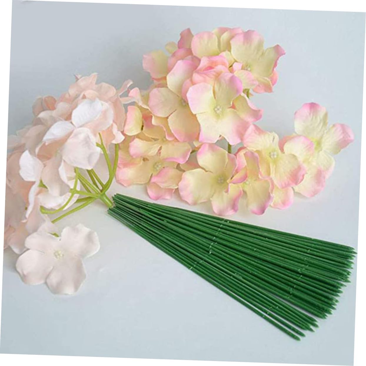 JEWEDECO 200pcs White Artificial Paper Rose Floral Stems Kit Floral Picks Wire for Craft Wedding Decorations