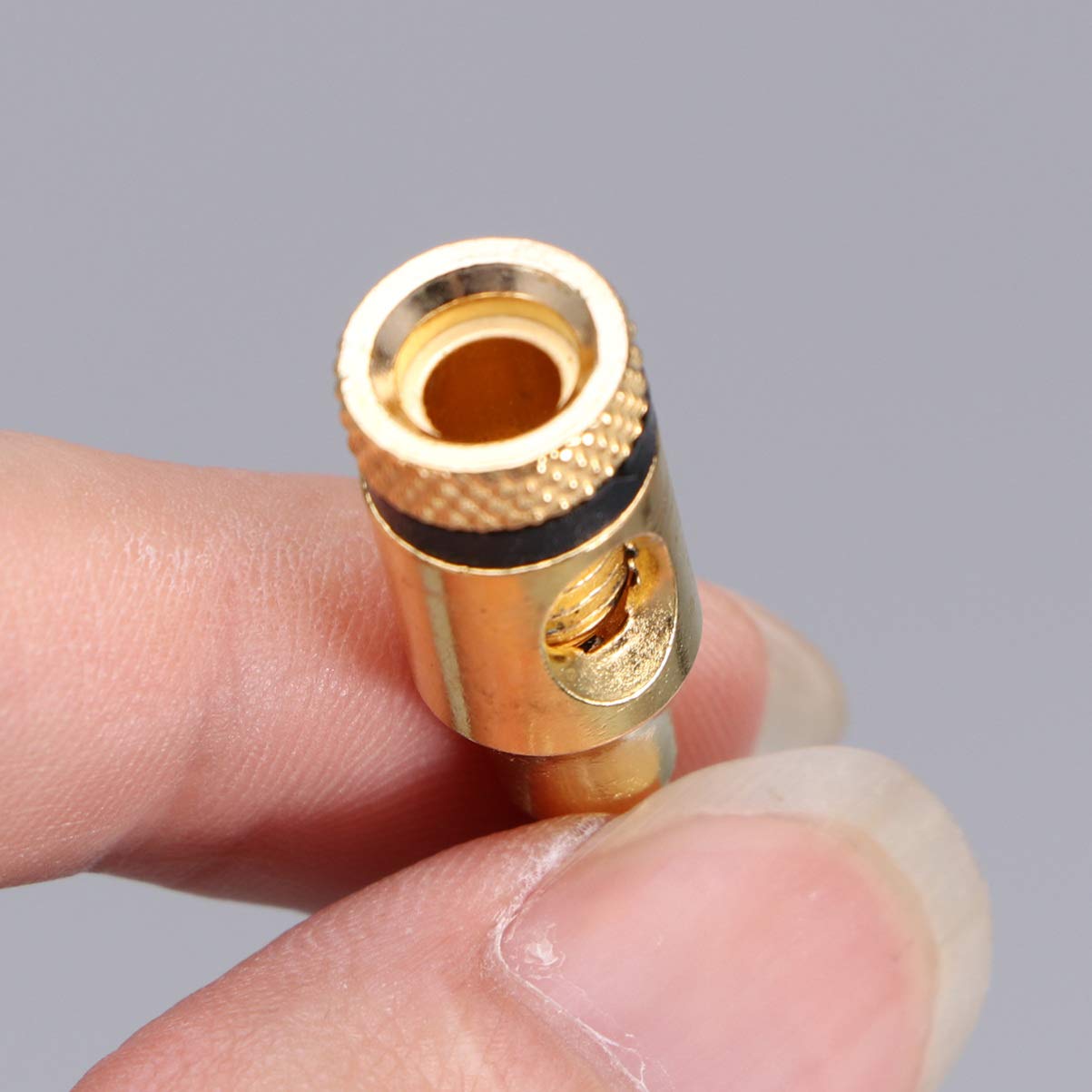 WINOMO 8 Pezzi Connettori A Banana Placcati Oro Da 4mm Per Cavi Diffusori – 4 Rossi E 4 Neri, Impilabili Per Doppio Cablaggio