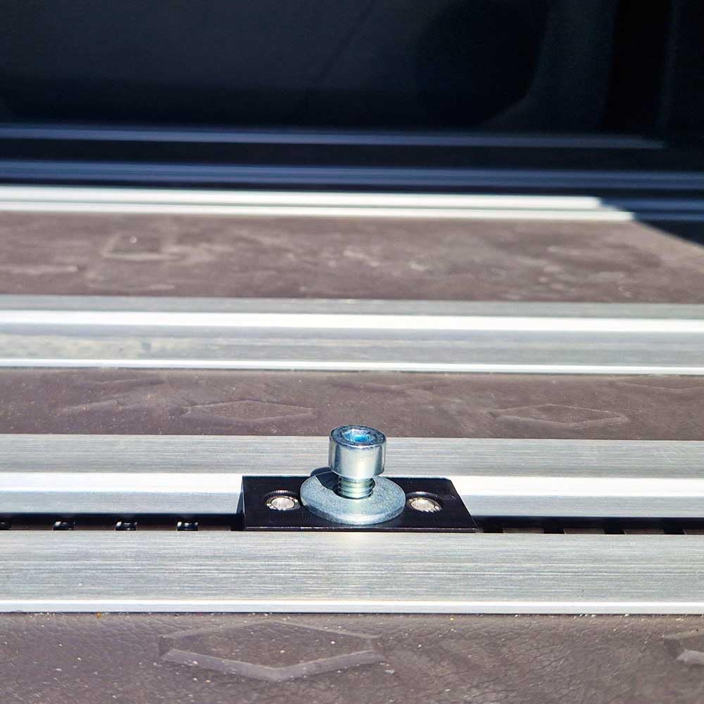 Set de 2 écrous pour VW T7 Multivan - California Beach - Custom Tourneo V710 - Kit de fixation pour rails de siège - Ensemble de montage professionnel pour aménagement de camping, fixation de meubles