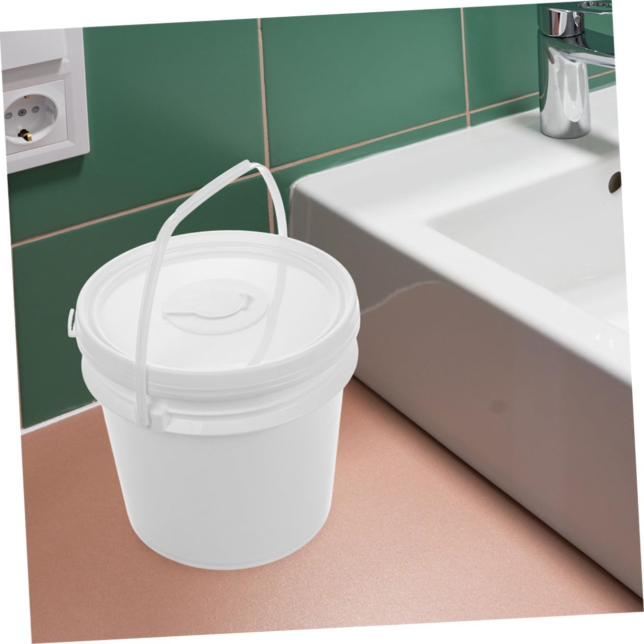 GLEAVI Portable Wipes Dispenser Bucket with Lid Refillable Wet Wipes Holder for Travel Baby Care and Bathroom Plastic Container