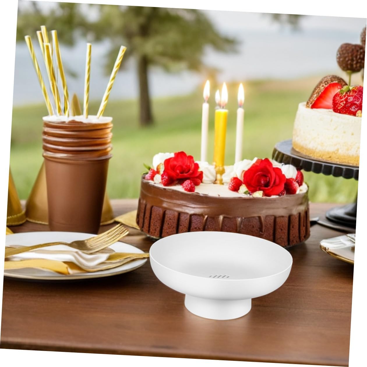 2pcs White Ceramic Footed Fruit Bowls Elevated Appetizer Serving Bowls for Kitchen Countertop Dining Table Decorative Snack Dessert Stand