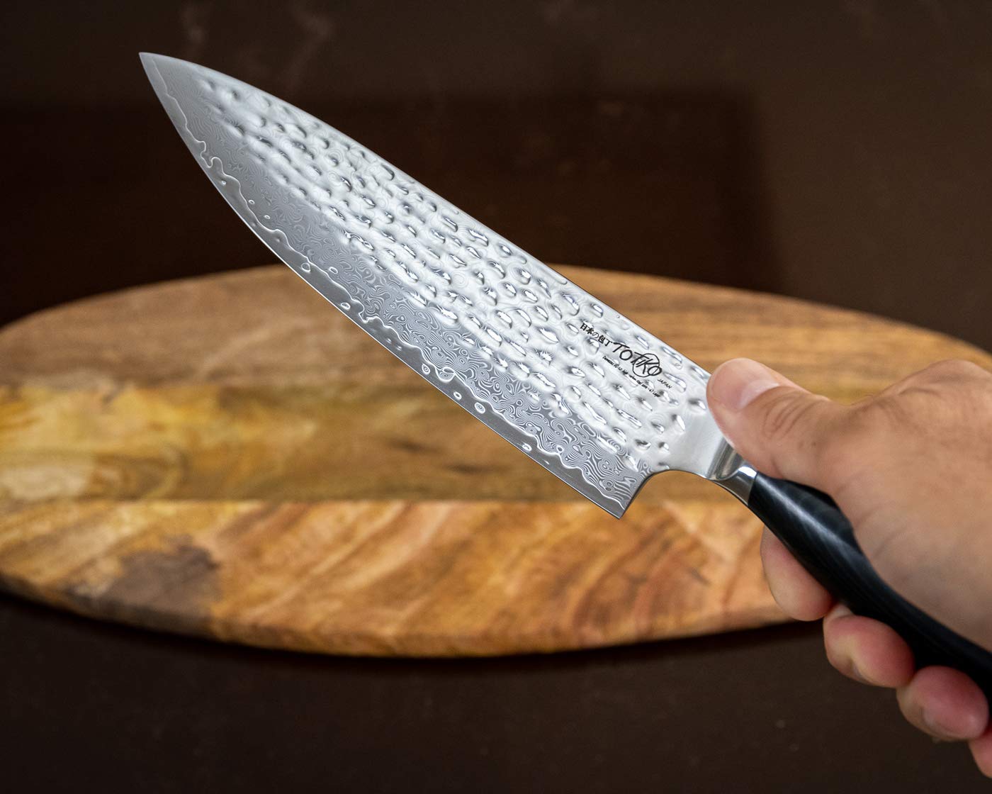 Japan Knives, profesjonalny japoński nóż kuchenny, nadaje się do mięsa, ryb i warzyw – młotkowany nóż szefa kuchni TOGUGAWA z ostrzem 20 cm – 8 cali